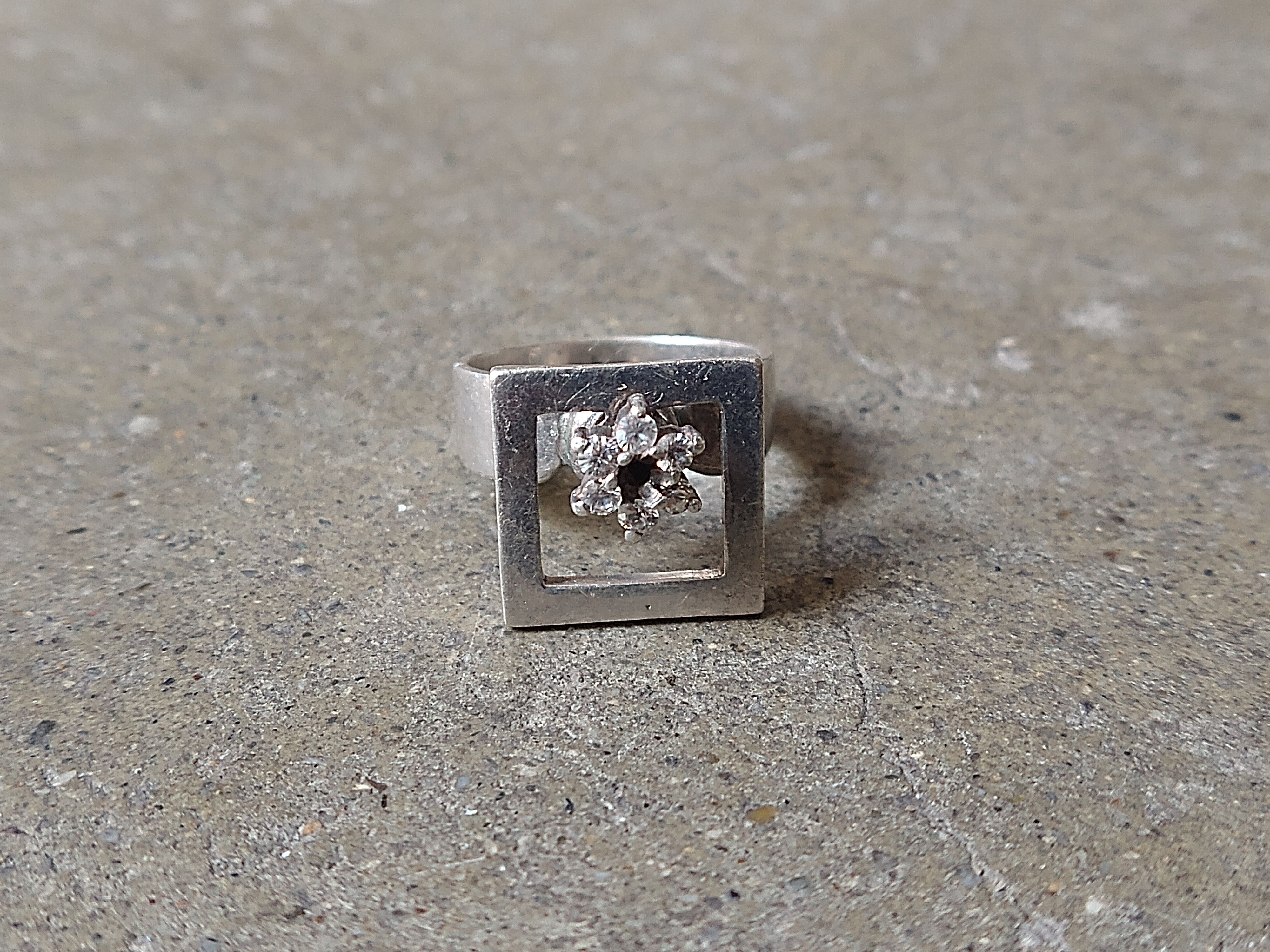 Jewelry × Vintage Vintage Sterling Silver Ring Size 7.25 CZ Modern Avant Garde Size ONE SIZE - 4 Thumbnail