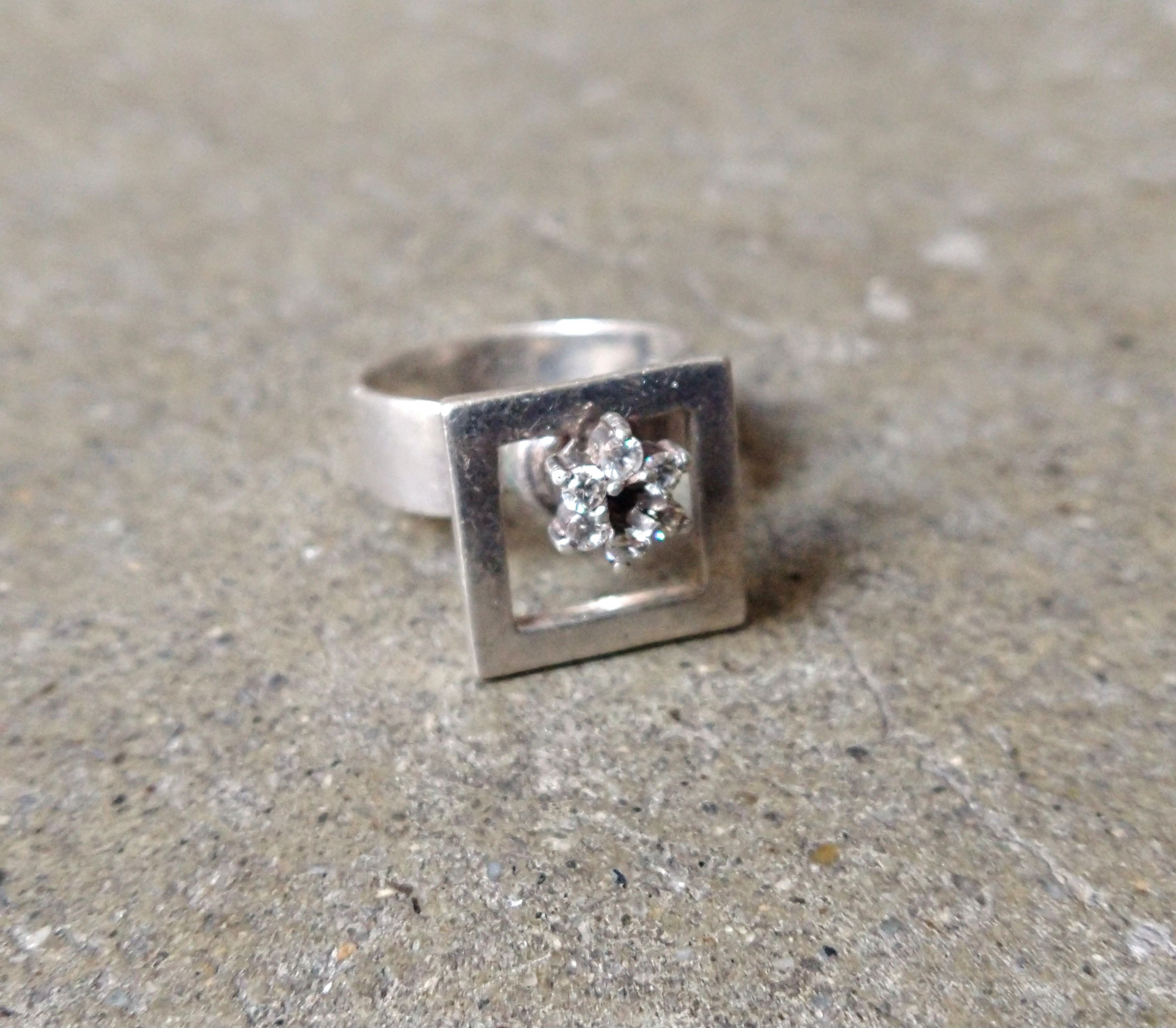 Jewelry × Vintage Vintage Sterling Silver Ring Size 7.25 CZ Modern Avant Garde Size ONE SIZE - 2 Thumbnail