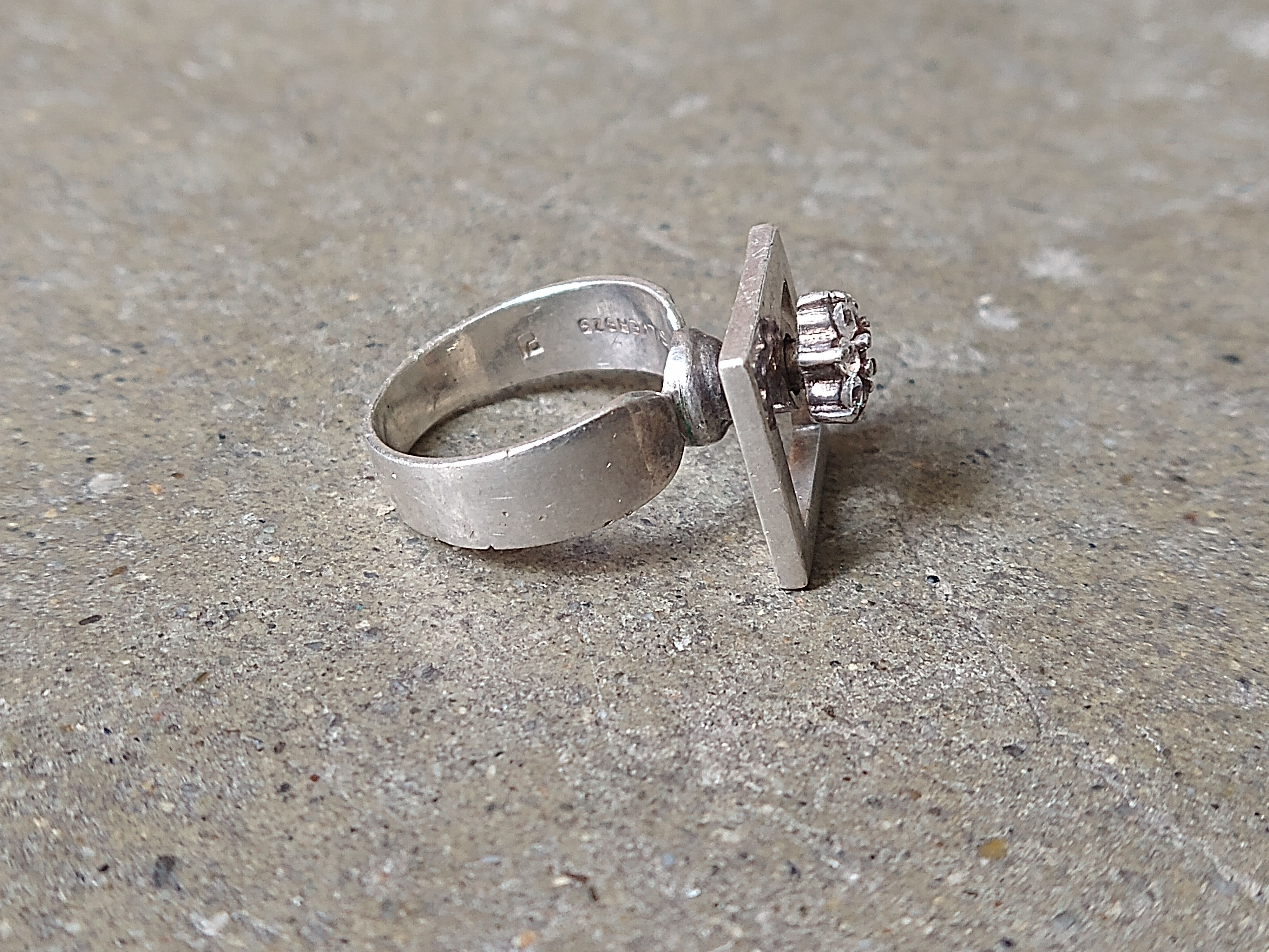 Jewelry × Vintage Vintage Sterling Silver Ring Size 7.25 CZ Modern Avant Garde Size ONE SIZE - 5 Thumbnail