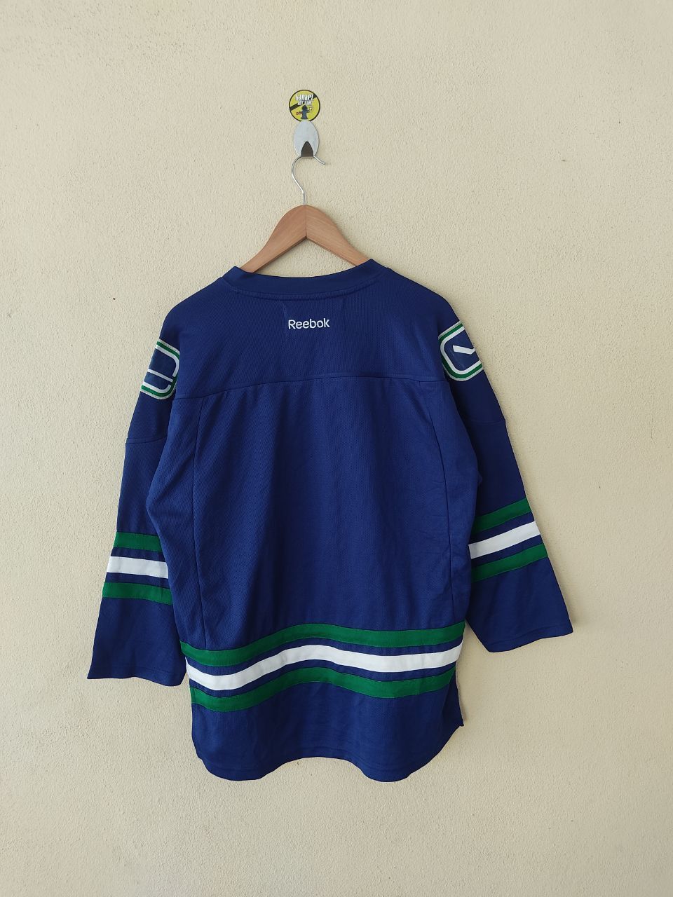 NHL × Reebok REEBOK VANCOUVER NHL TEAM JERSEYS FITS M Size US M / EU 48-50 / 2 - 3 Thumbnail
