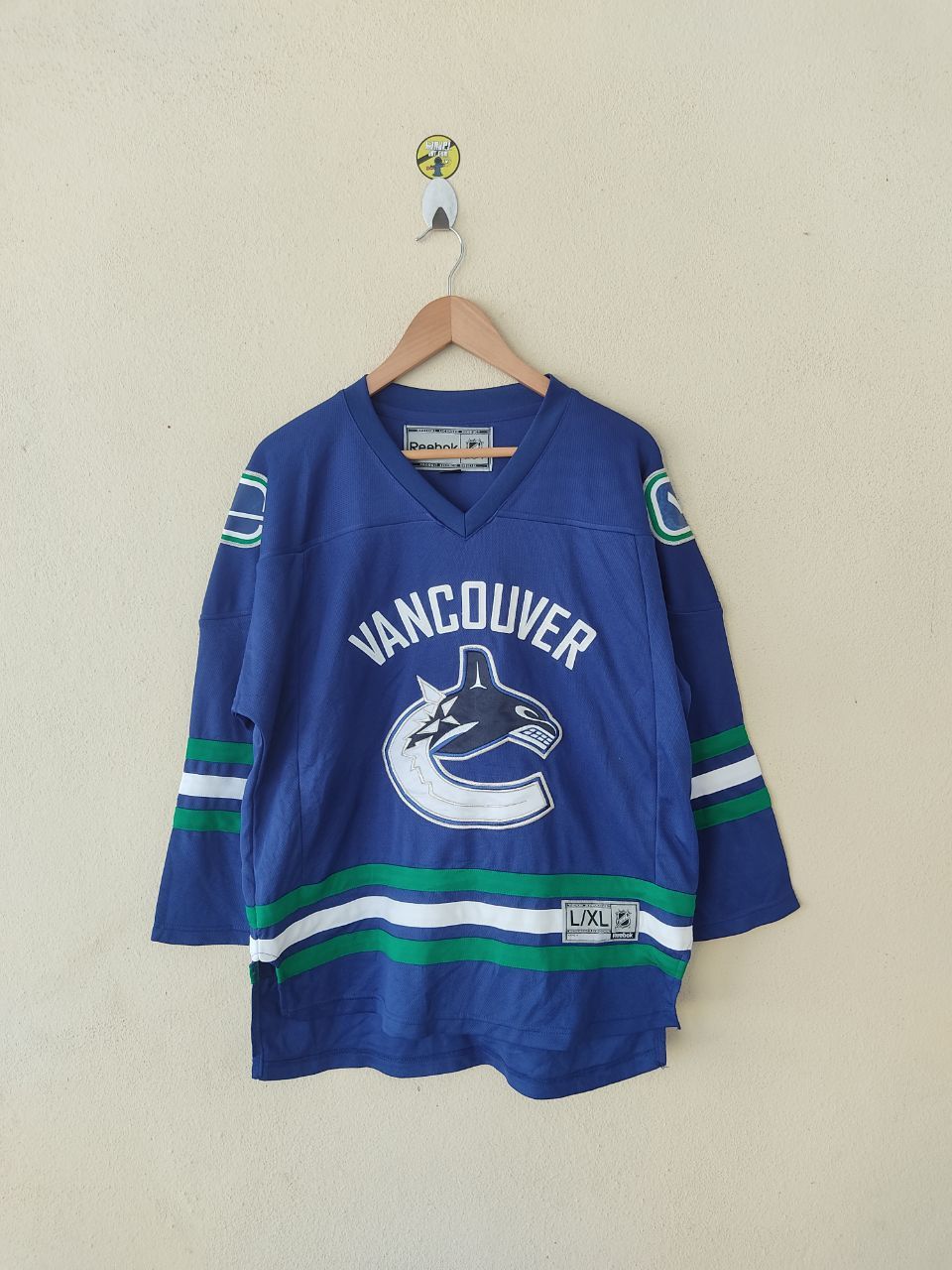 NHL × Reebok REEBOK VANCOUVER NHL TEAM JERSEYS FITS M Size US M / EU 48-50 / 2 - 1 Thumbnail
