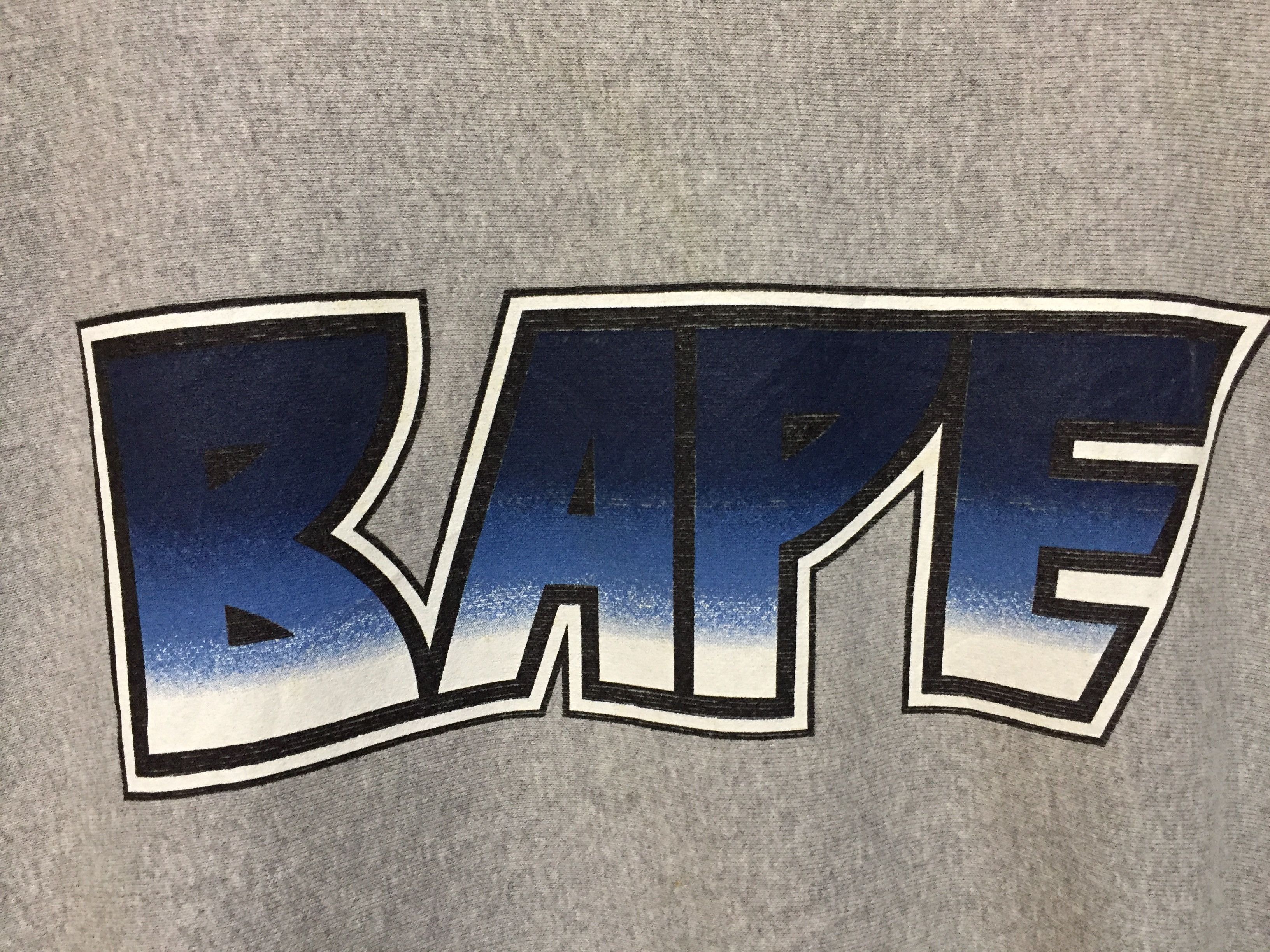 Bape Kiss Logo Crewneck (2005) Size US L / EU 52-54 / 3 - 4 Thumbnail