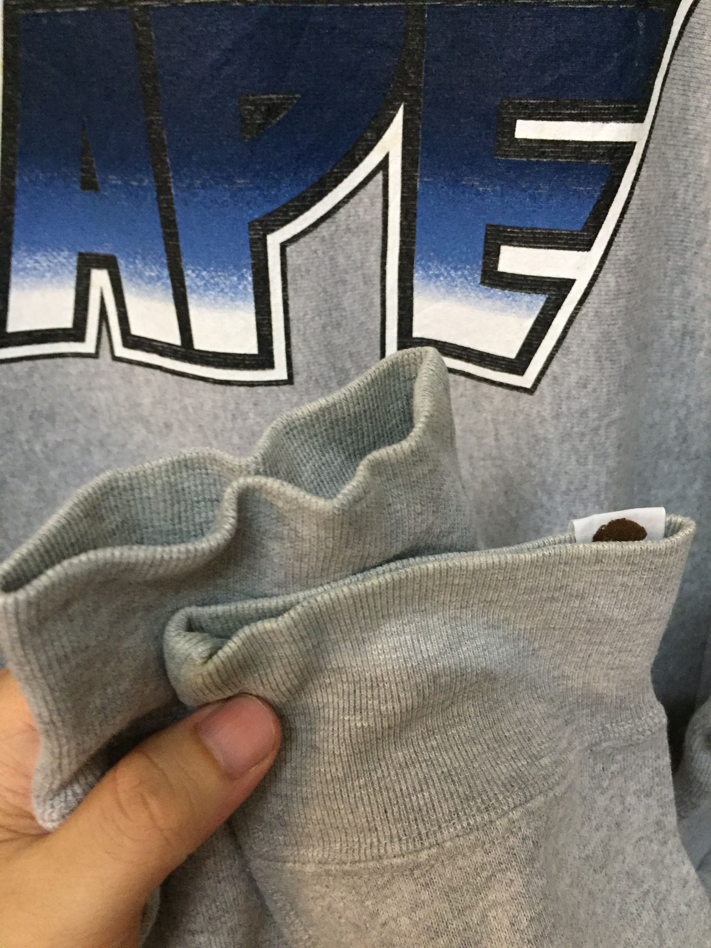 Bape Kiss Logo Crewneck (2005) Size US L / EU 52-54 / 3 - 11 Thumbnail