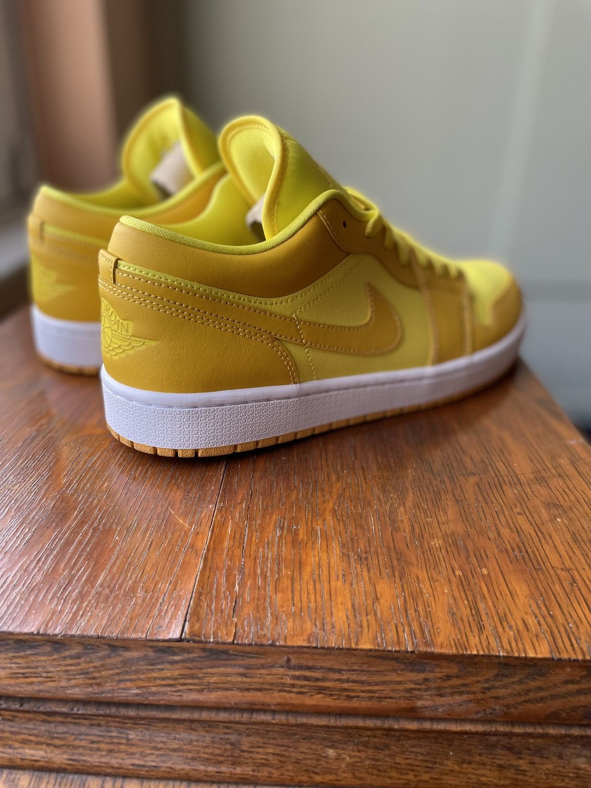 Jordan Brand Air Jordan Low 1 Yellow Strike / Pollen / White Size US 10.5 / EU 43-44 - 2 Thumbnail