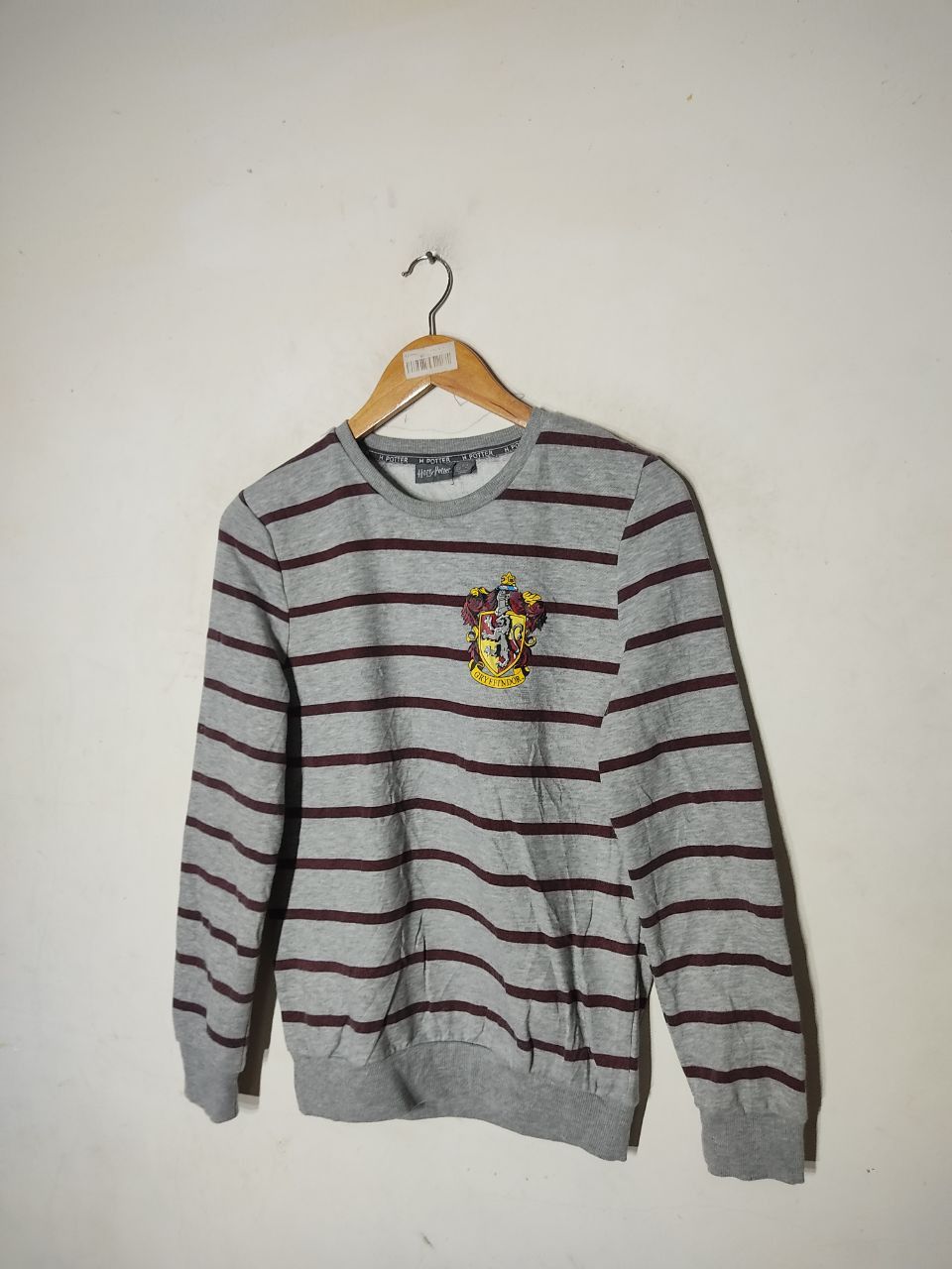 ICON Motorsports HARRY POTTER GRYFFIDOR STRIPE SWEATSHIRT Size US S / EU 44-46 / 1 - 1 Thumbnail