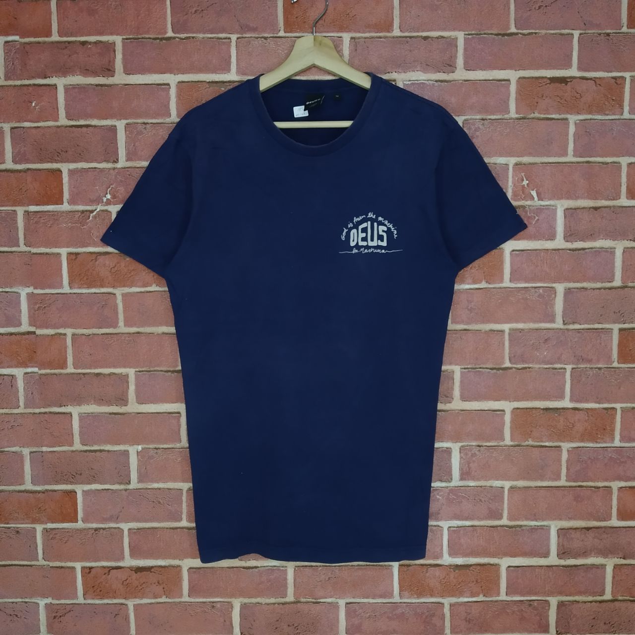 Deus Ex Machina Rare!! Deus Ex Machina Old Style Motorcycle Plain Tee Race Size US M / EU 48-50 / 2 - 6 Thumbnail