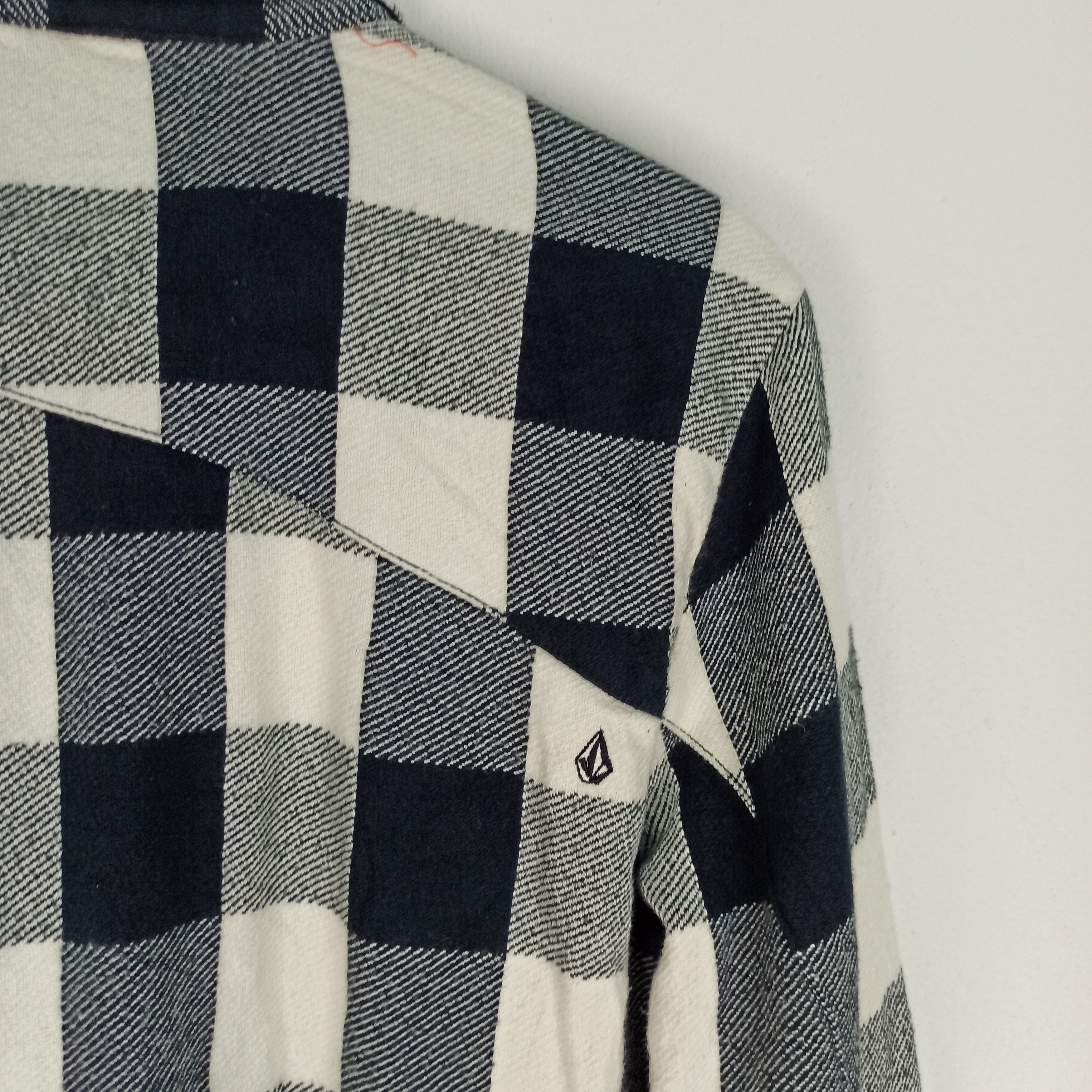 Volcom Rare Flannel Volcom Streetwear Nice Design Size US M / EU 48-50 / 2 - 2 Thumbnail