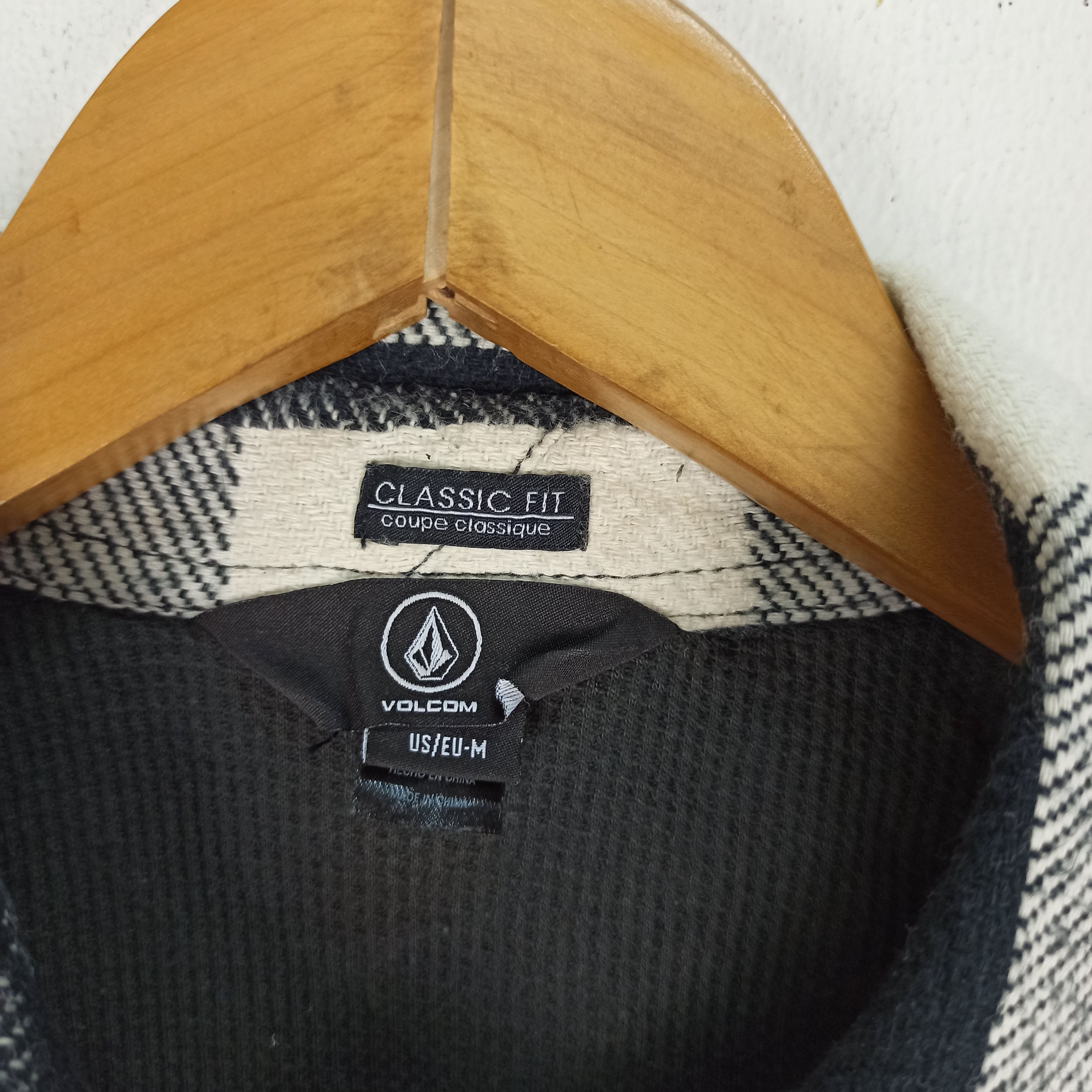Volcom Rare Flannel Volcom Streetwear Nice Design Size US M / EU 48-50 / 2 - 9 Thumbnail