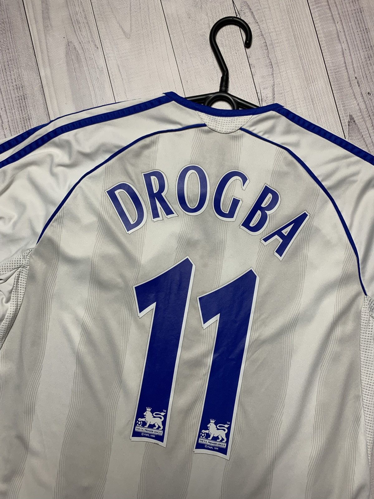Adidas × Chelsea Soccer × Vintage Vintage adidas soccer jersey Chelsea 11 Drogba size S Size US S / EU 44-46 / 1 - 2 Thumbnail