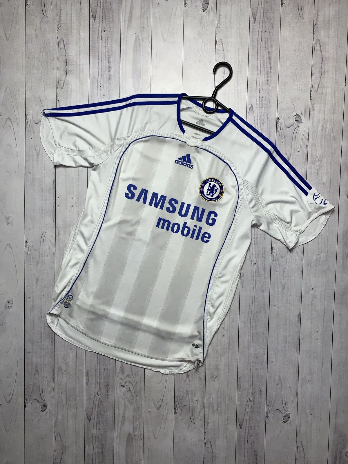 Adidas × Chelsea Soccer × Vintage Vintage adidas soccer jersey Chelsea 11 Drogba size S Size US S / EU 44-46 / 1 - 3 Thumbnail