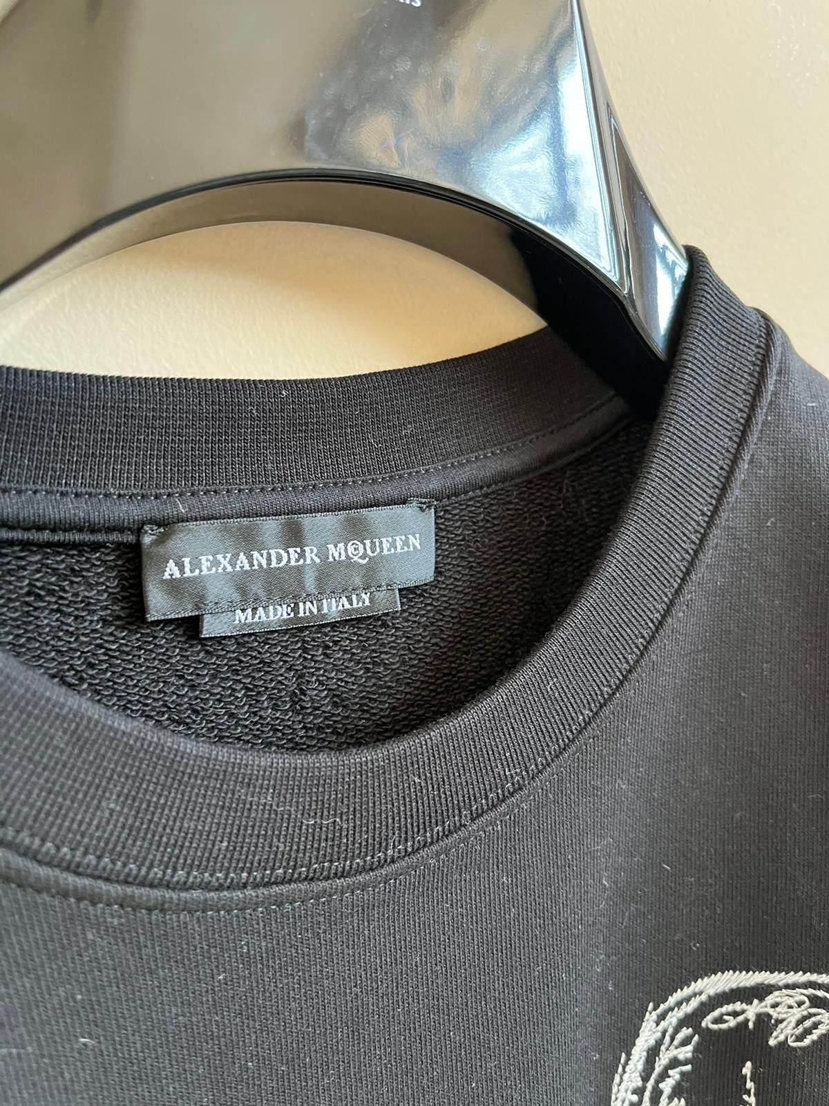 Alexander McQueen Skull Logo Crewneck in Black Size US M / EU 48-50 / 2 - 8 Thumbnail