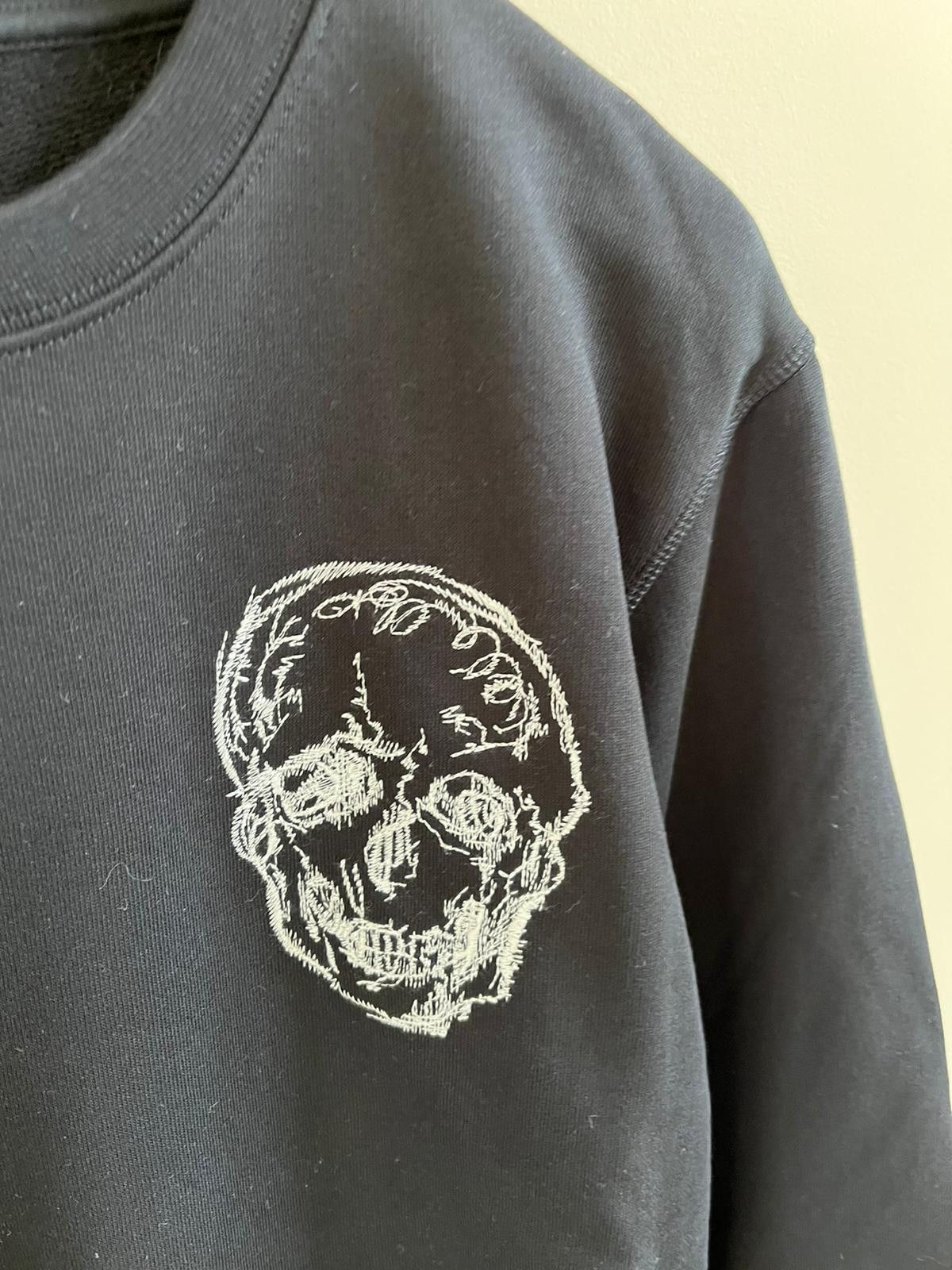 Alexander McQueen Skull Logo Crewneck in Black Size US M / EU 48-50 / 2 - 4 Thumbnail