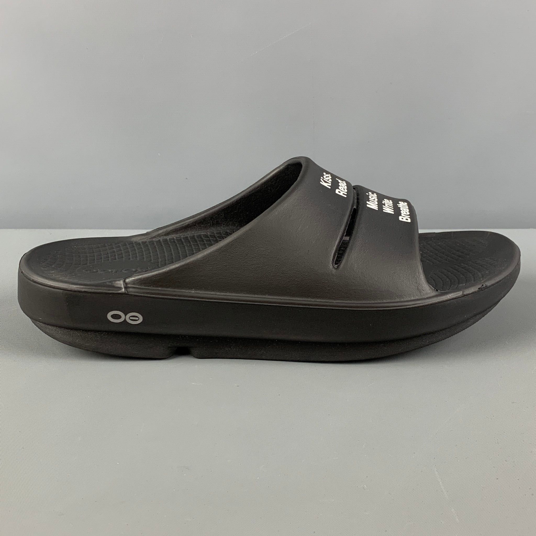 factory purchase OOFOS for Black White Graphic Acetate Slip On