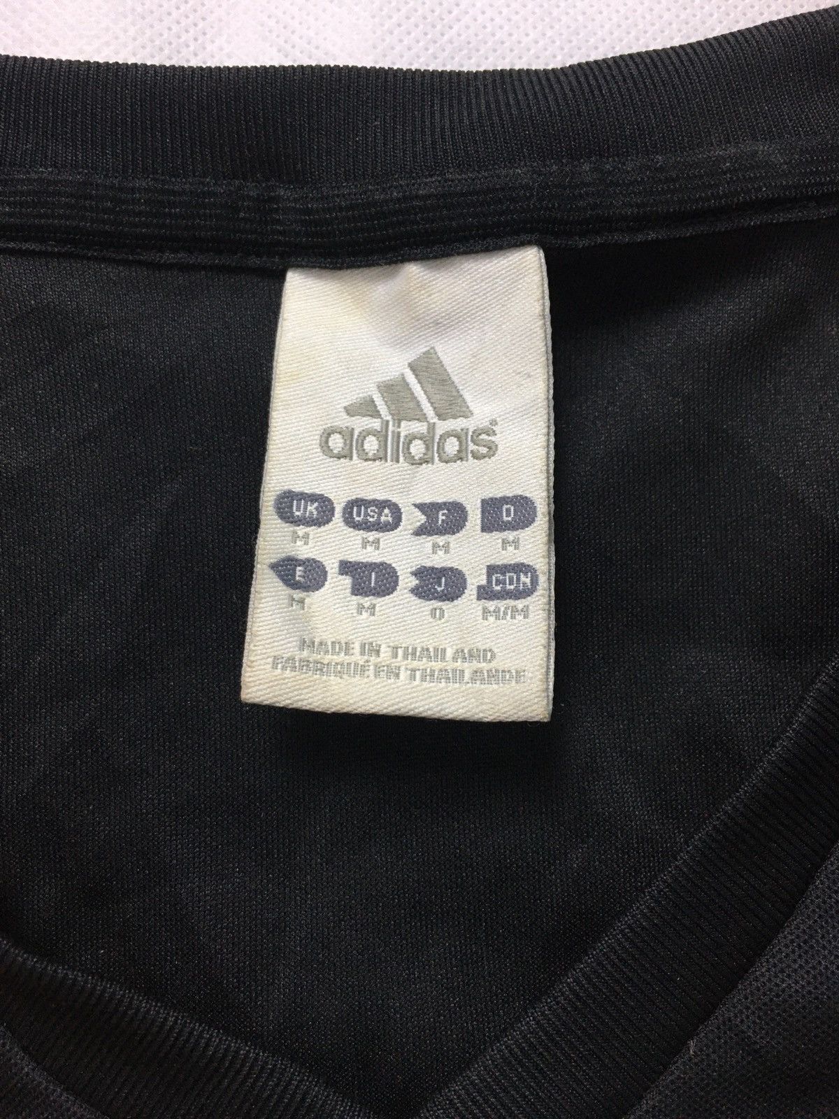 Adidas Vintage Y2k Adidas Centre Logo Embroidery Jersey Size US L / EU 52-54 / 3 - 5 Thumbnail