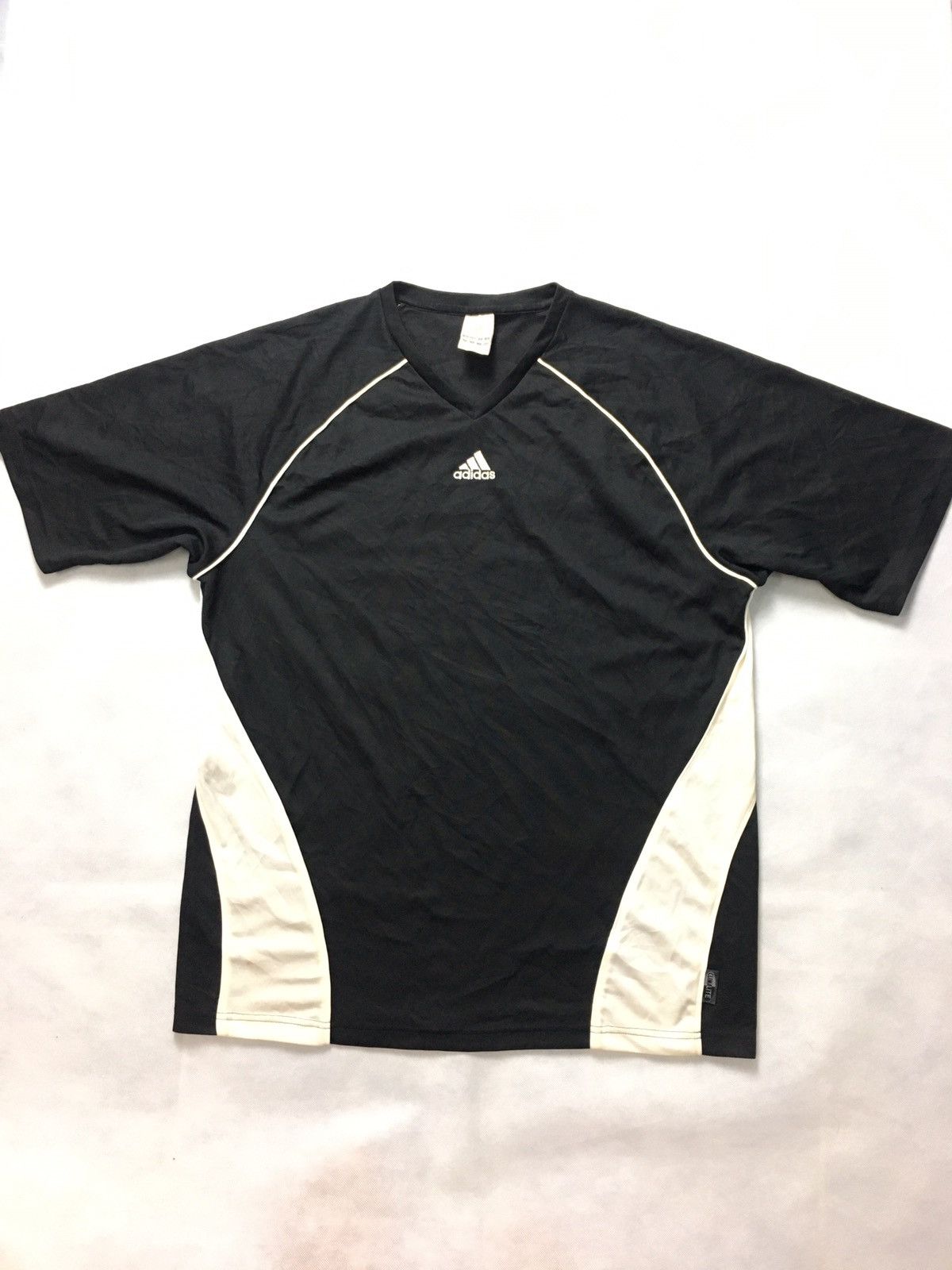 Adidas Vintage Y2k Adidas Centre Logo Embroidery Jersey Size US L / EU 52-54 / 3 - 1 Thumbnail