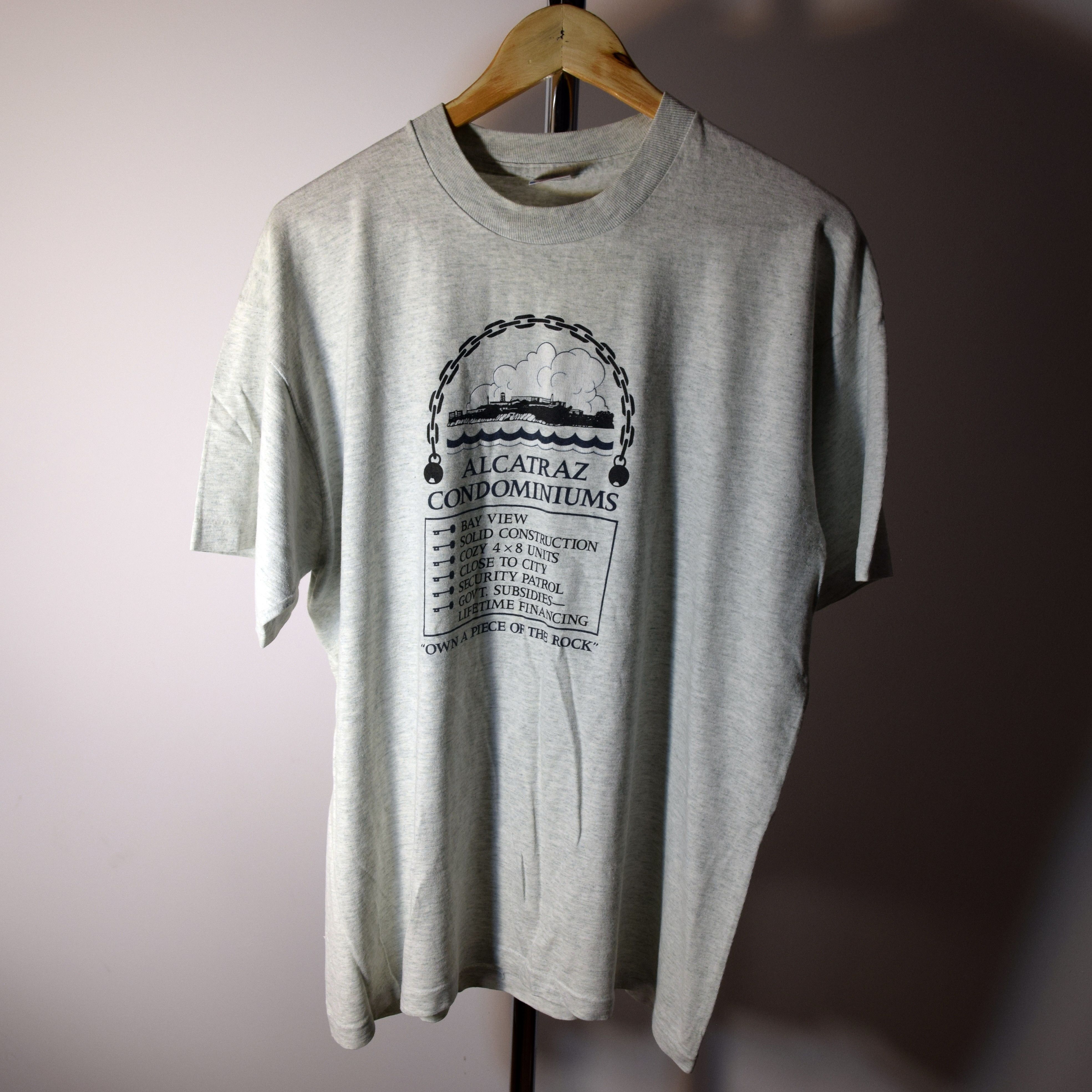 Fruit Of The Loom × Vintage 90s FOTL ALCATRAZ VINTAGE T-SHIRT XL USA Size US XL / EU 56 / 4 - 1 Thumbnail