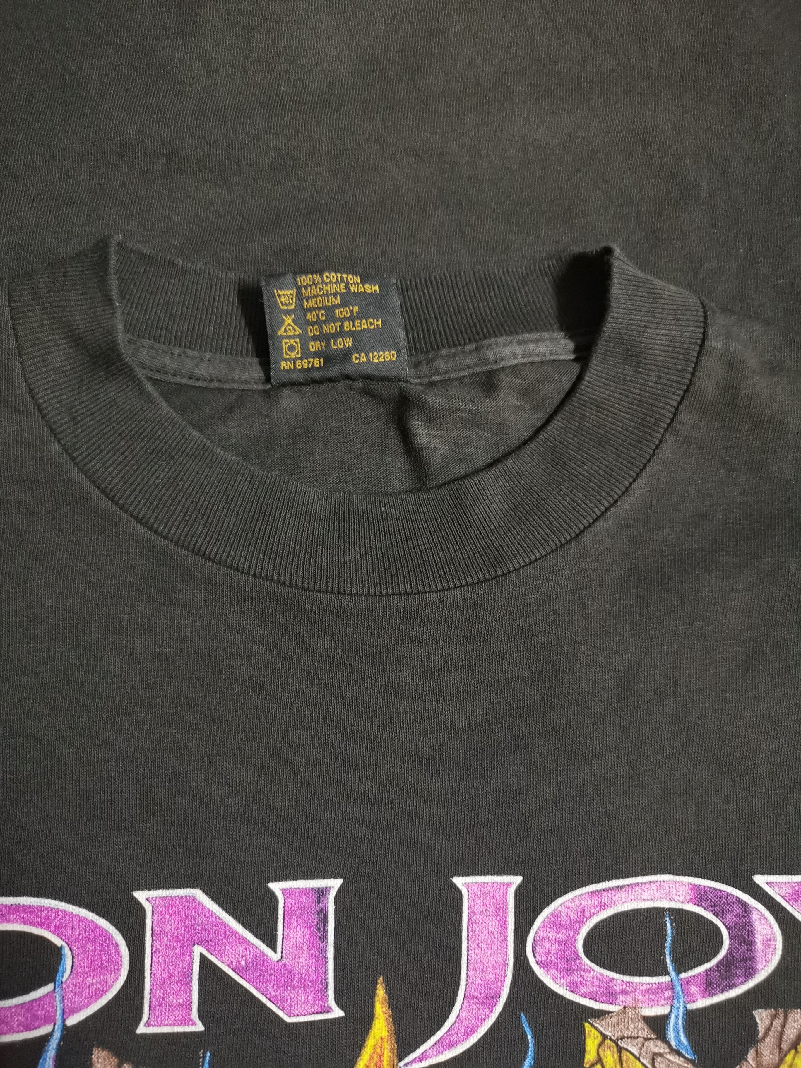 Band Tees × Vintage 🔥Band Tees Steals🔥 Vintage Bon Jovi Tees - CROSS ✝️ Size US L / EU 52-54 / 3 - 5 Thumbnail