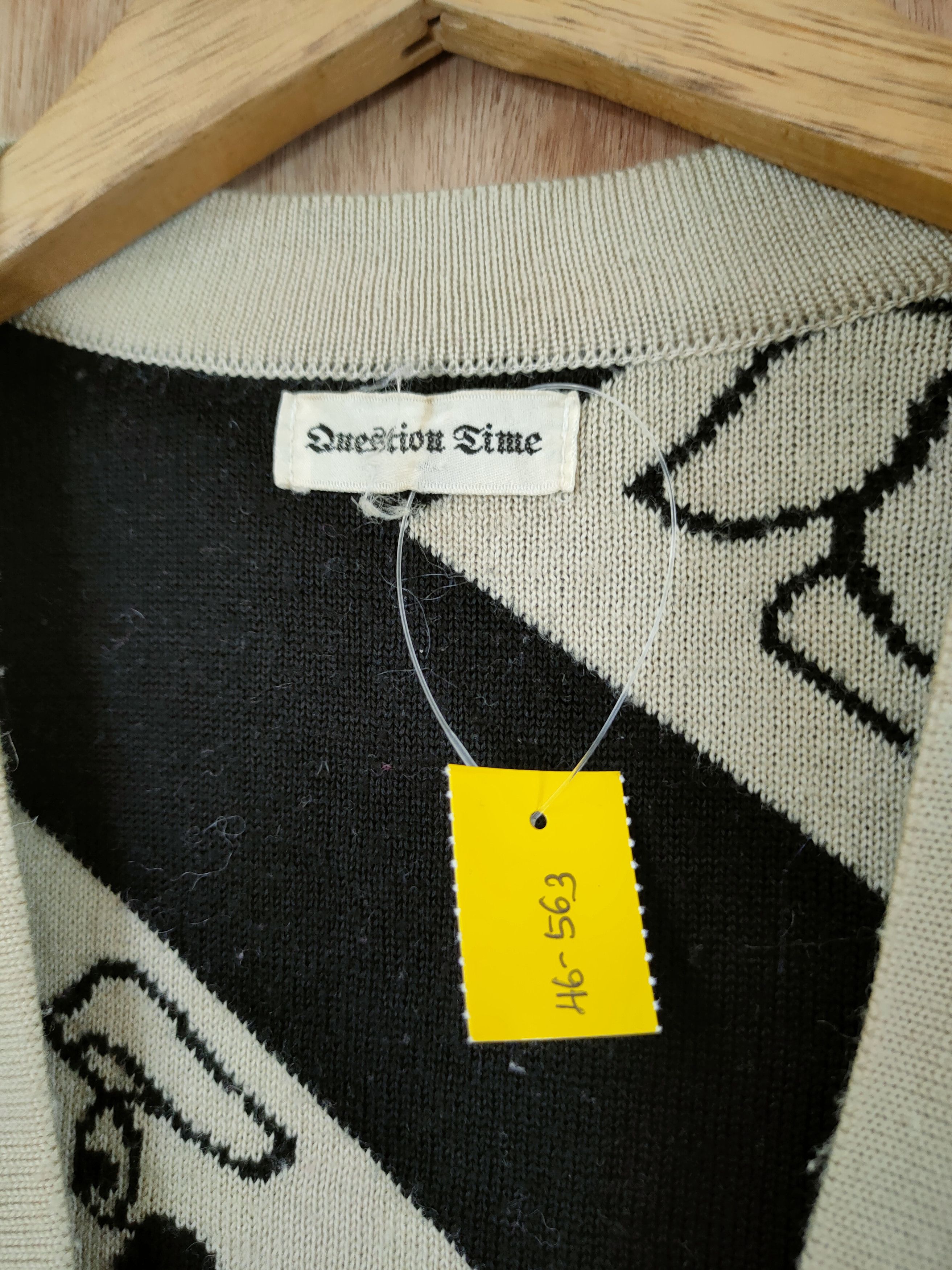Vintage DL Dog cardigan distressed vintage knitwear #46-563 Size US M / EU 48-50 / 2 - 6 Thumbnail
