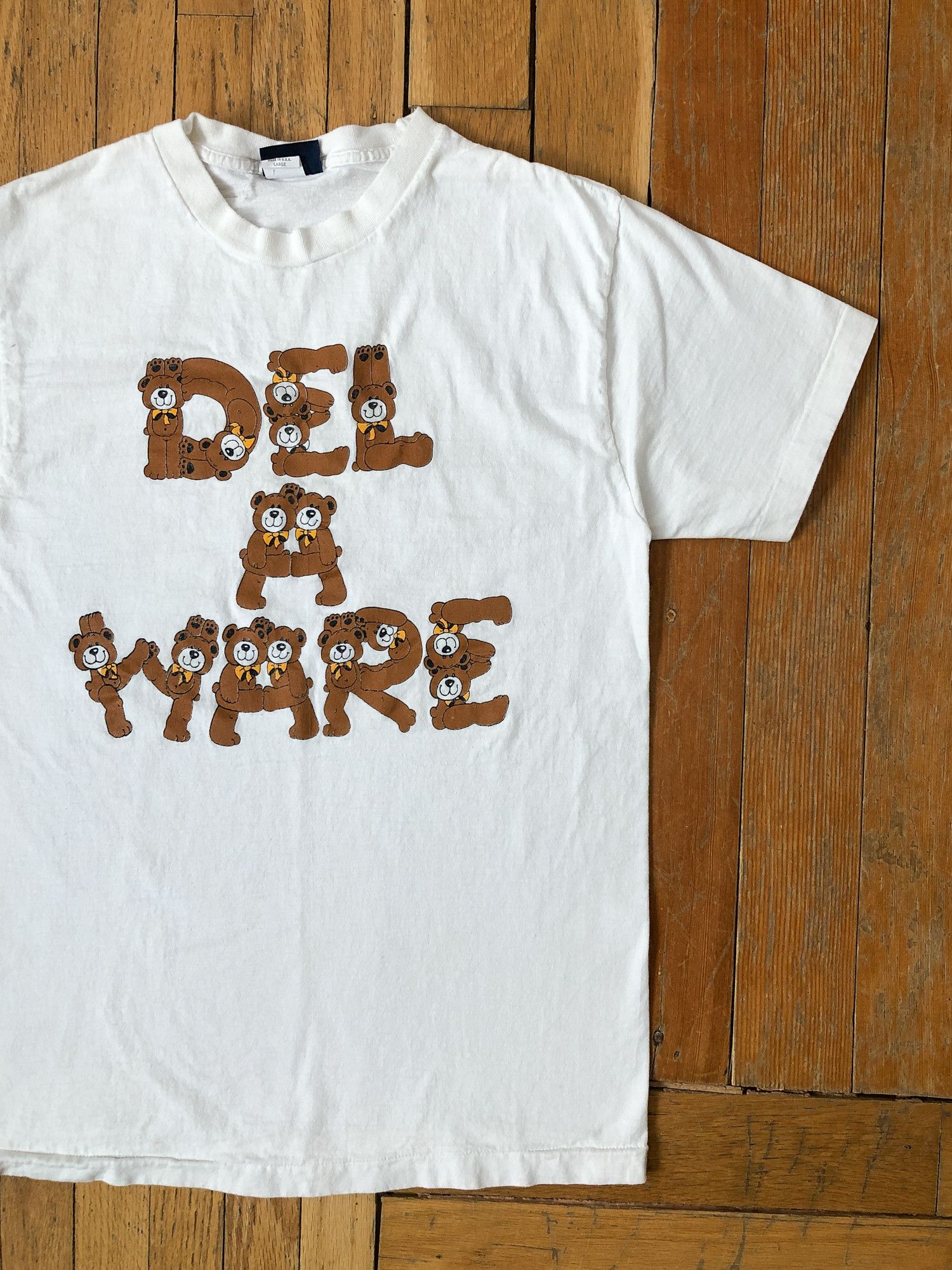 Jansport × Vintage 90s Single Stitch 'Delaware' Bear T-Shirt Size US L / EU 52-54 / 3 - 1 Thumbnail