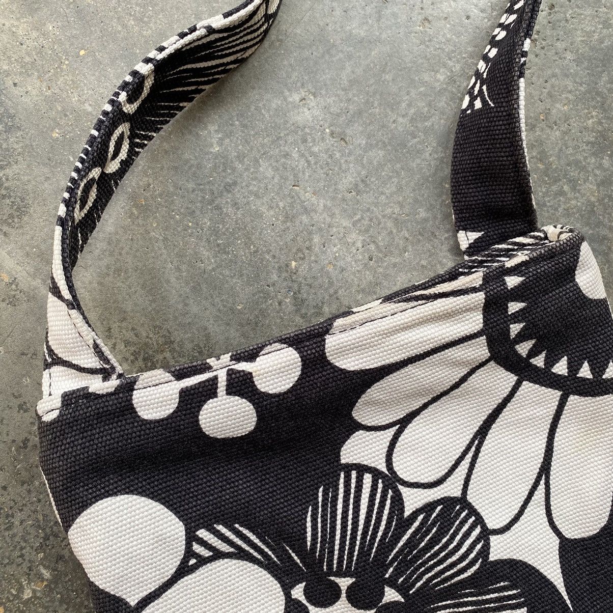 Japanese Brand vintage Marimekko Floral Cross Body Bag Size ONE SIZE - 7 Thumbnail