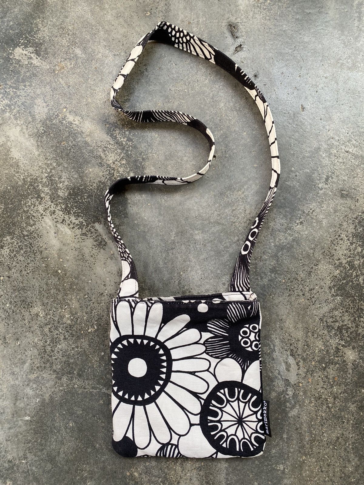 Japanese Brand vintage Marimekko Floral Cross Body Bag Size ONE SIZE - 1 Thumbnail