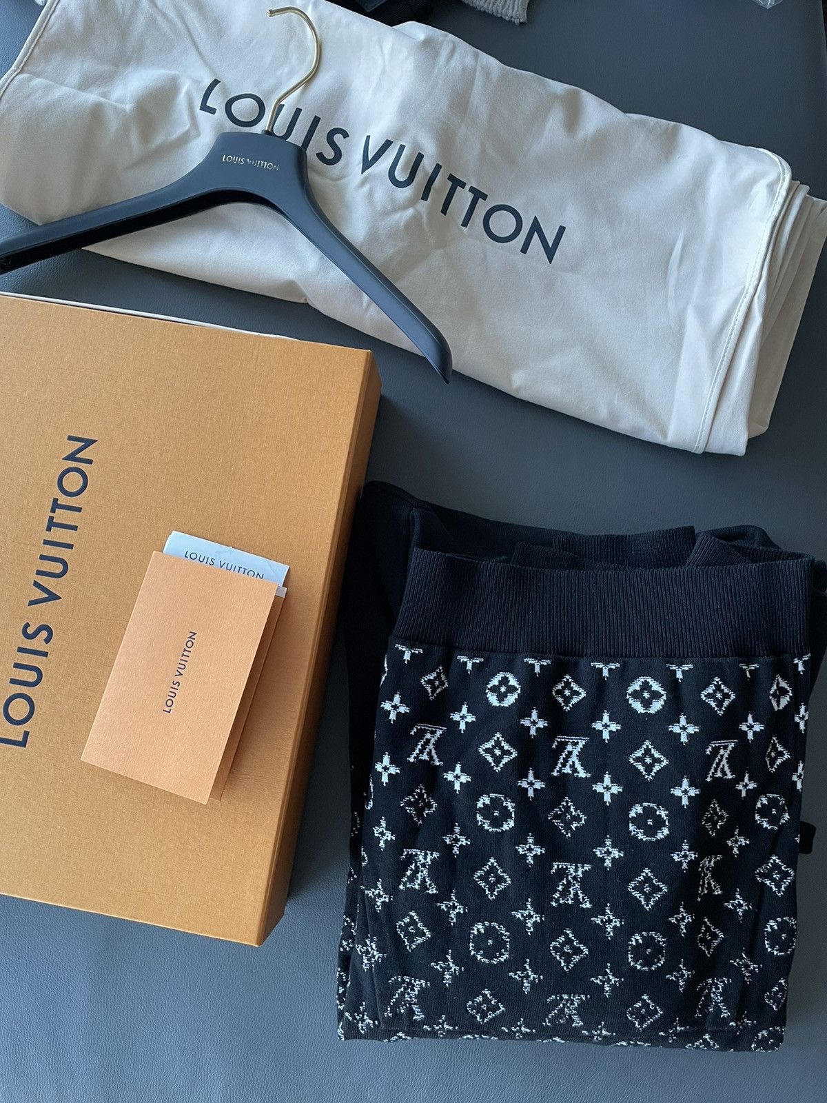Louis Vuitton Super Runway Limited LV Monogram Hooded Sweater BRAND NEW Size US L / EU 52-54 / 3 - 5 Thumbnail