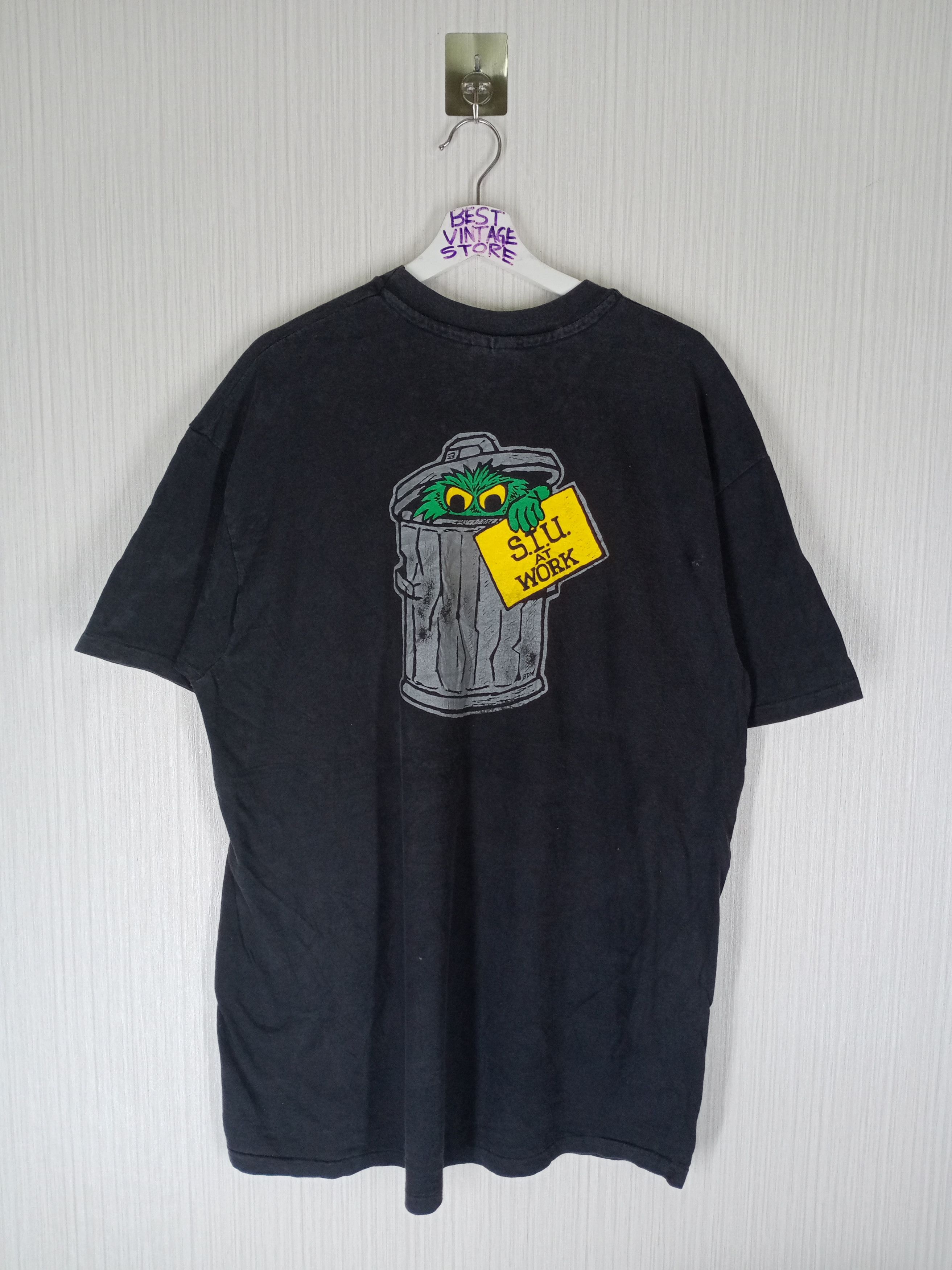 image of Cartoon Network x Movie Vintage 80's Sesame Street Elmo Tshirt in Black, Men's (Size 2XL)