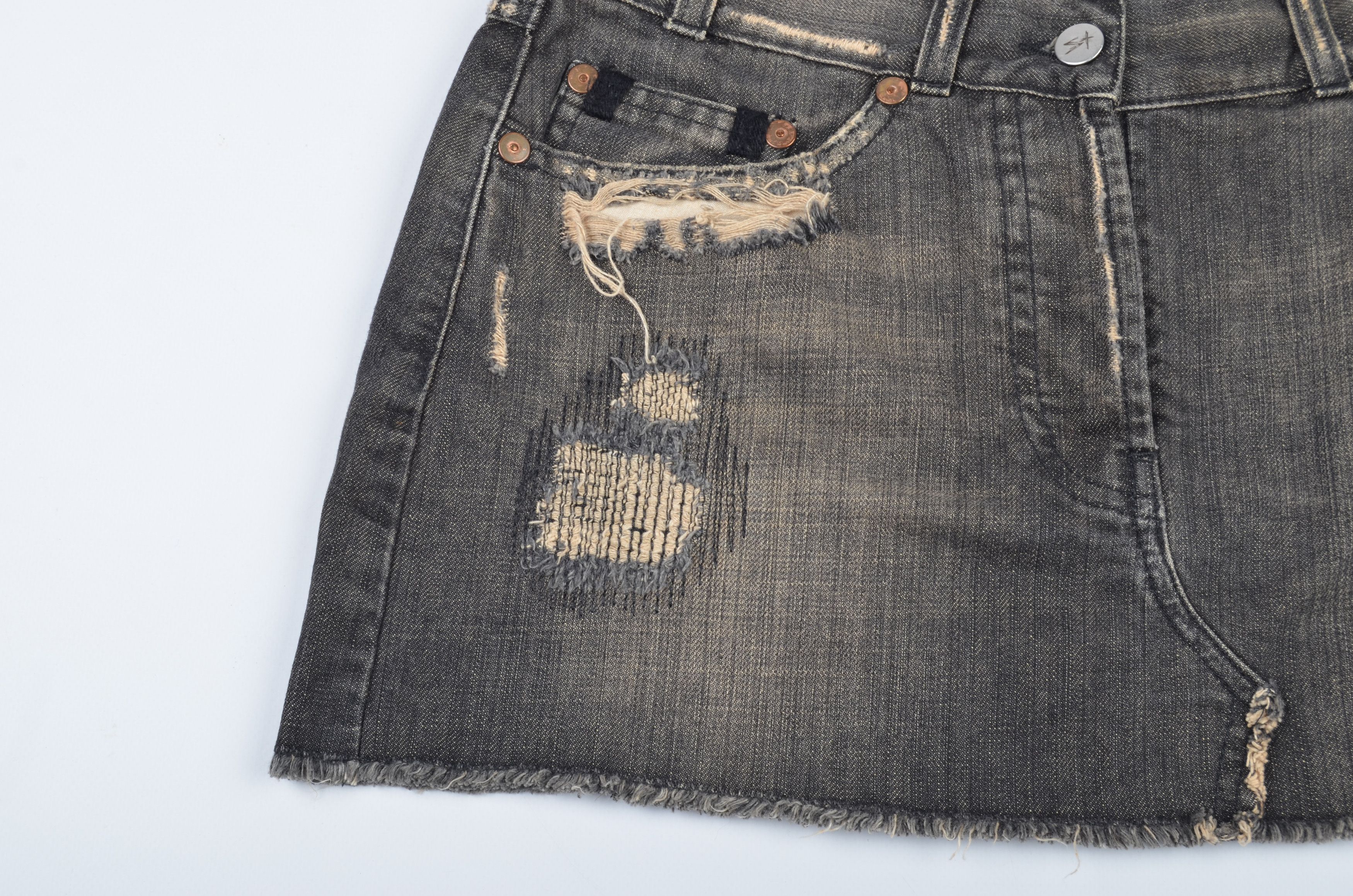 Allsaints Allsaints Mini Denim Grunge Distressed Skirt Size 26" / US 2 / IT 38 - 6 Thumbnail