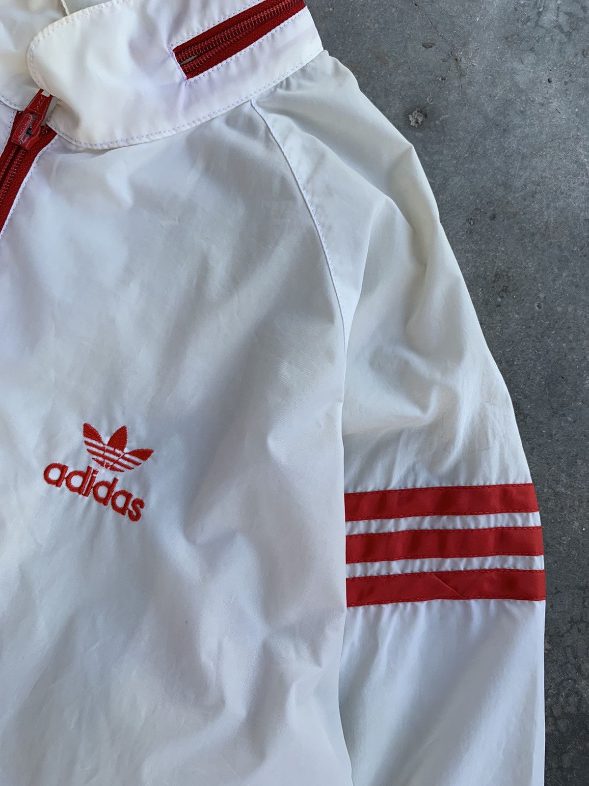 Adidas Vintage 80s Adidas Trefoil Windbreaker Light Jacket Size US M / EU 48-50 / 2 - 3 Thumbnail
