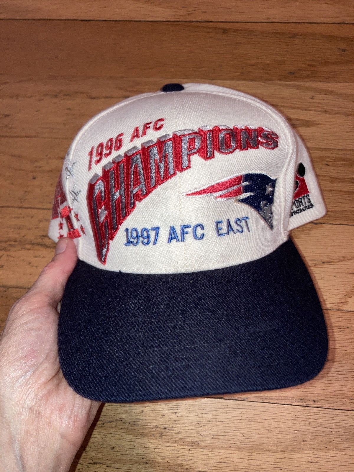 Vintage 1996 RARE VINTAGE Logo athletic patriots good snapback CHAMPIONS 1996 USED