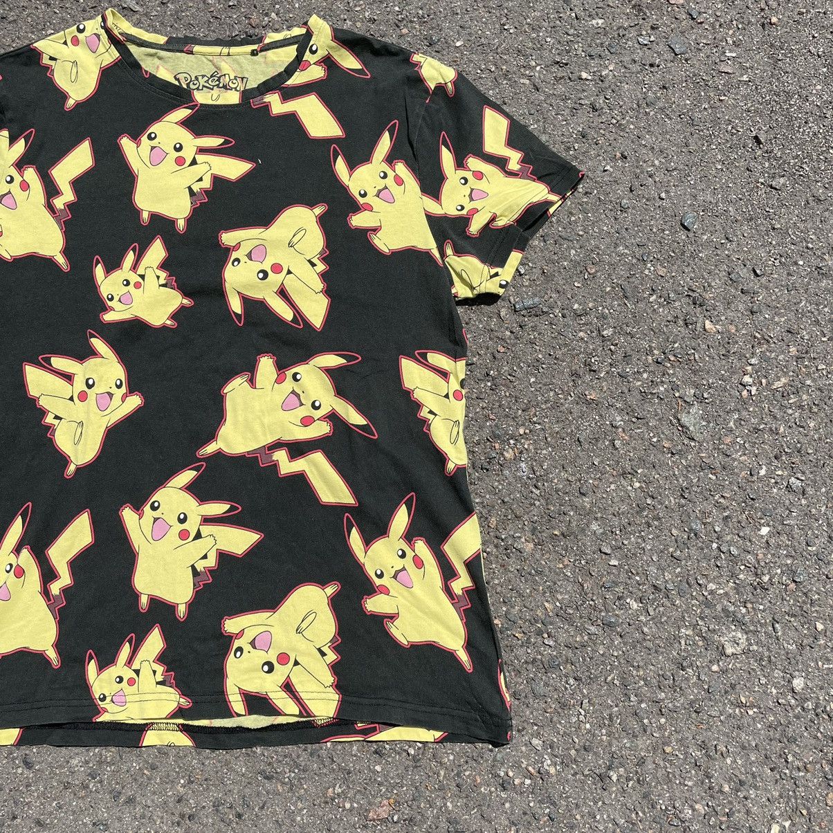 Vintage Vintage Y2K Pikachu All Over Print Graphic Tee Black Boxy M Size US M / EU 48-50 / 2 - 2 Thumbnail