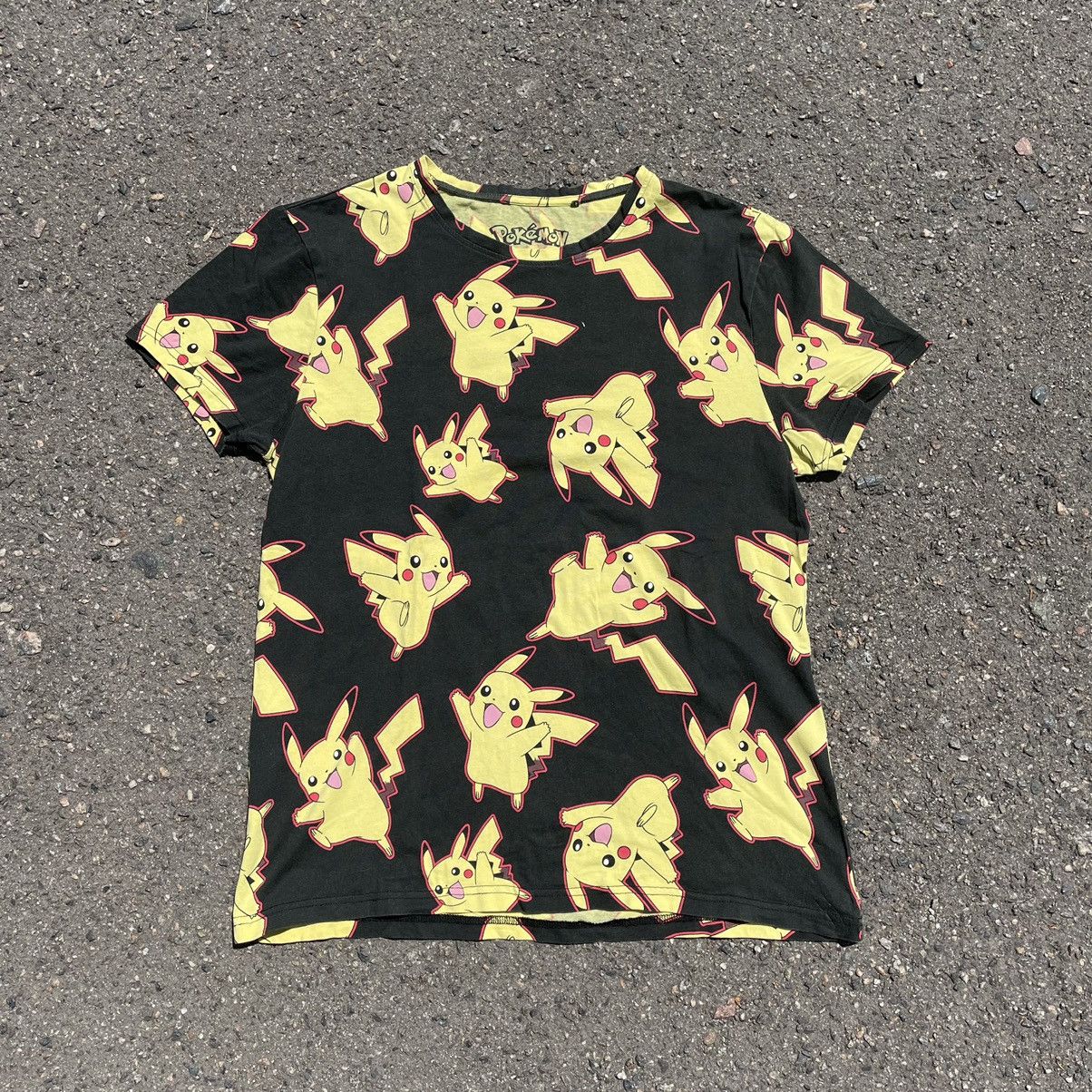 Vintage Vintage Y2K Pikachu All Over Print Graphic Tee Black Boxy M Size US M / EU 48-50 / 2 - 1 Thumbnail