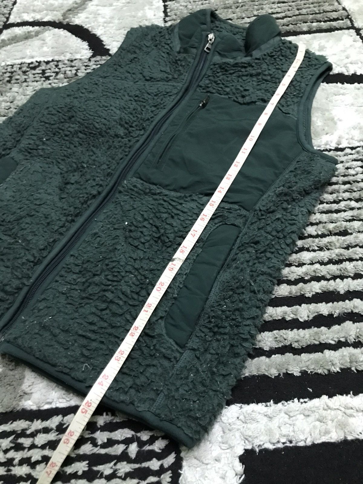 Uniqlo Uniqlo dark green Fleece vest Size US L / EU 52-54 / 3 - 6 Thumbnail