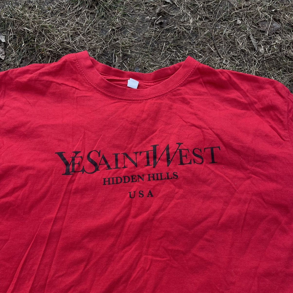 Vintage Vintage Y2K YeSaintWest Faded Graphic Logo Tee Red Goth L Size US L / EU 52-54 / 3 - 4 Thumbnail