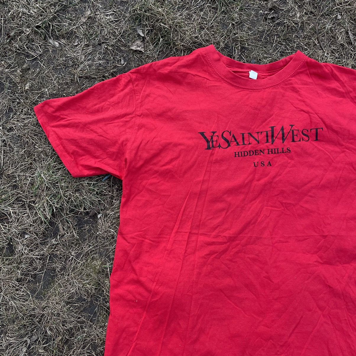 Vintage Vintage Y2K YeSaintWest Faded Graphic Logo Tee Red Goth L Size US L / EU 52-54 / 3 - 3 Thumbnail