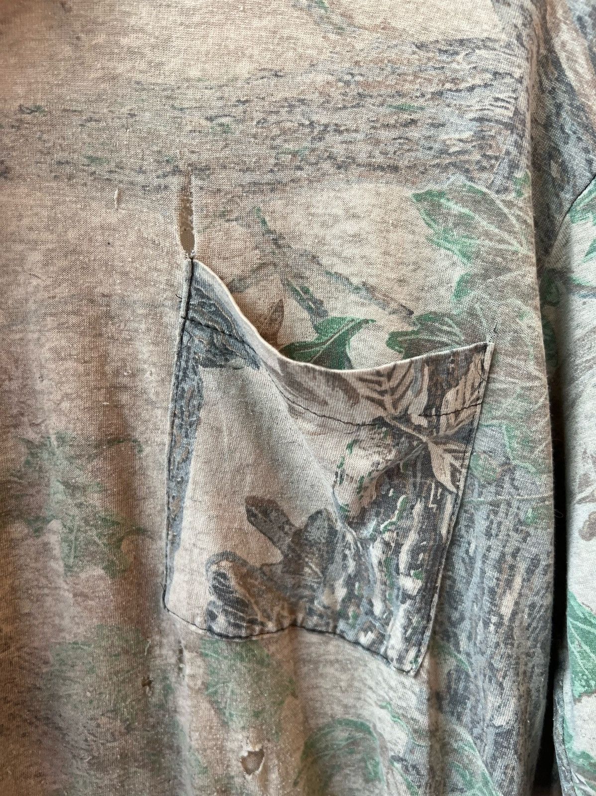 Vintage Vintage THRASHED SEMI SHEER THIN SOFT CAMO ARMY SHIRT Size US L / EU 52-54 / 3 - 3 Thumbnail
