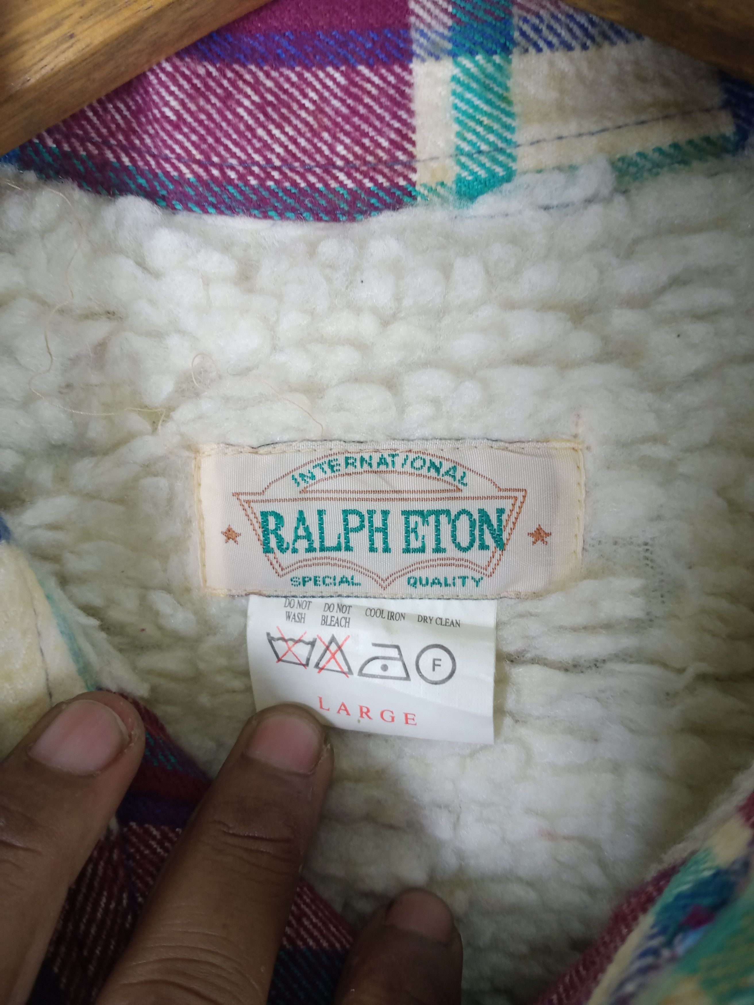 Japanese Brand Vintage Ralph Eton Faux Fur Sherpa Plaid Button Up Size US L / EU 52-54 / 3 - 4 Thumbnail