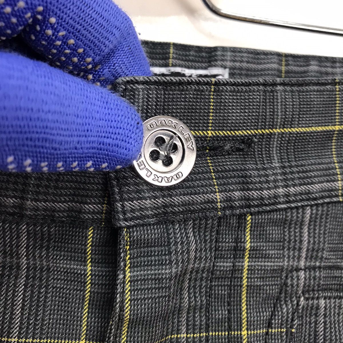 Oakley Oakley hydrolix asymmetrical tartan zipper curved leg pant Size US 29 - 7 Thumbnail
