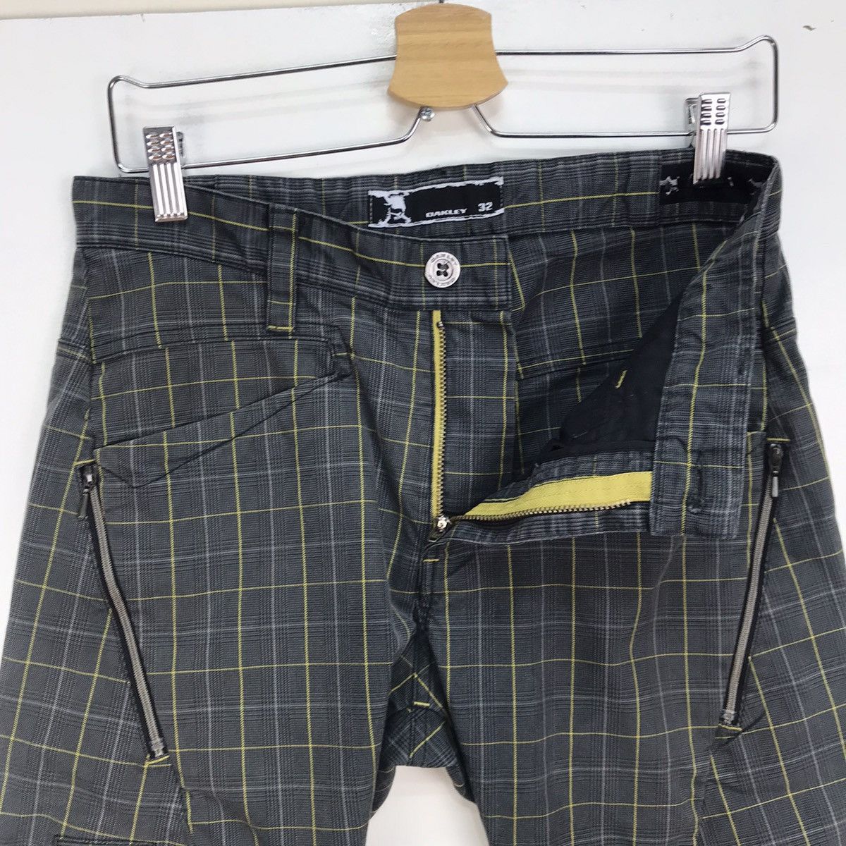 Oakley Oakley hydrolix asymmetrical tartan zipper curved leg pant Size US 29 - 6 Thumbnail