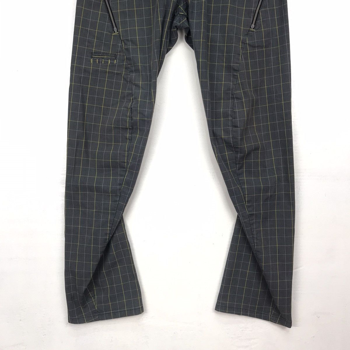Oakley Oakley hydrolix asymmetrical tartan zipper curved leg pant Size US 29 - 2 Thumbnail
