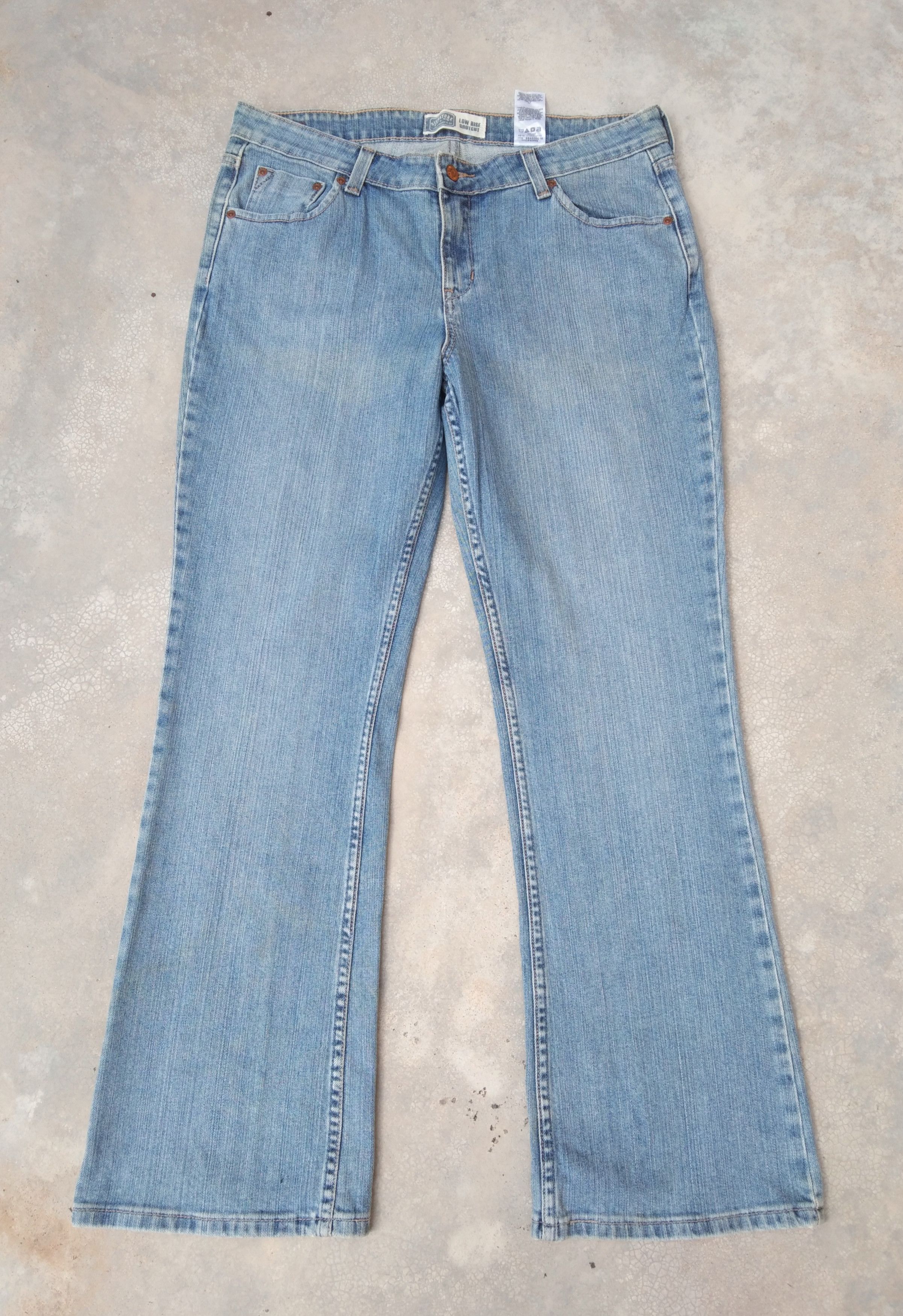 Levi's Vintage Levi's Signature Boot Cut Flared Jeans 33x31 Size US 33 - 1 Thumbnail