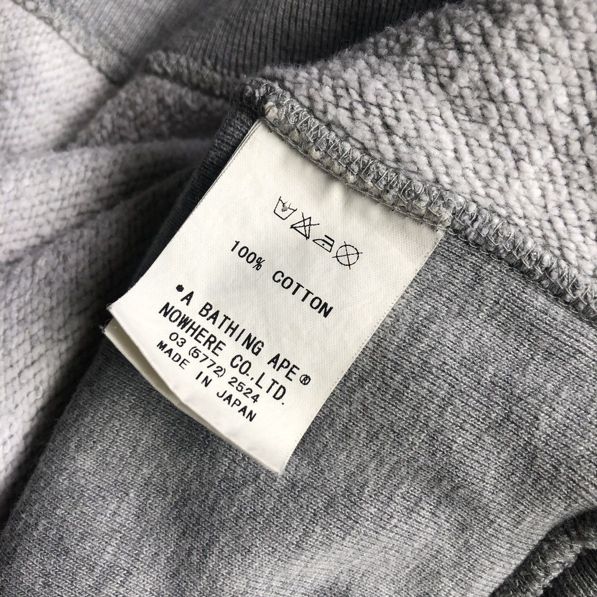 Bape × Kaws RARE OG A BATHING APE BAPE KAWS CHOMP GRAPHIC LOGO CREWNECK Size US L / EU 52-54 / 3 - 7 Thumbnail