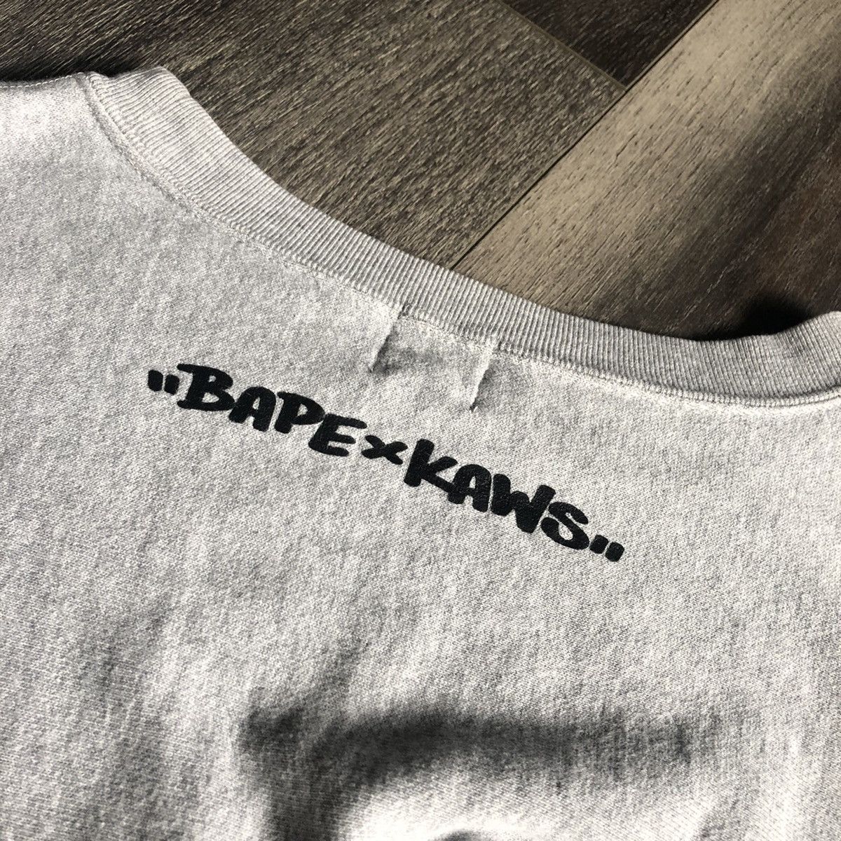 Bape × Kaws RARE OG A BATHING APE BAPE KAWS CHOMP GRAPHIC LOGO CREWNECK Size US L / EU 52-54 / 3 - 5 Thumbnail