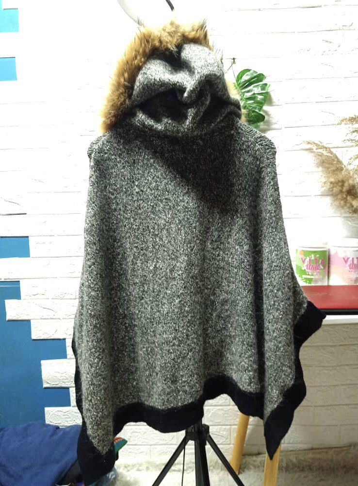 Cloak × Japanese Brand × Vintage GRAND TABLE KNIT WOOL CAPES FUR HOODIE FOR GIRLL Size US L / EU 52-54 / 3 - 2 Thumbnail