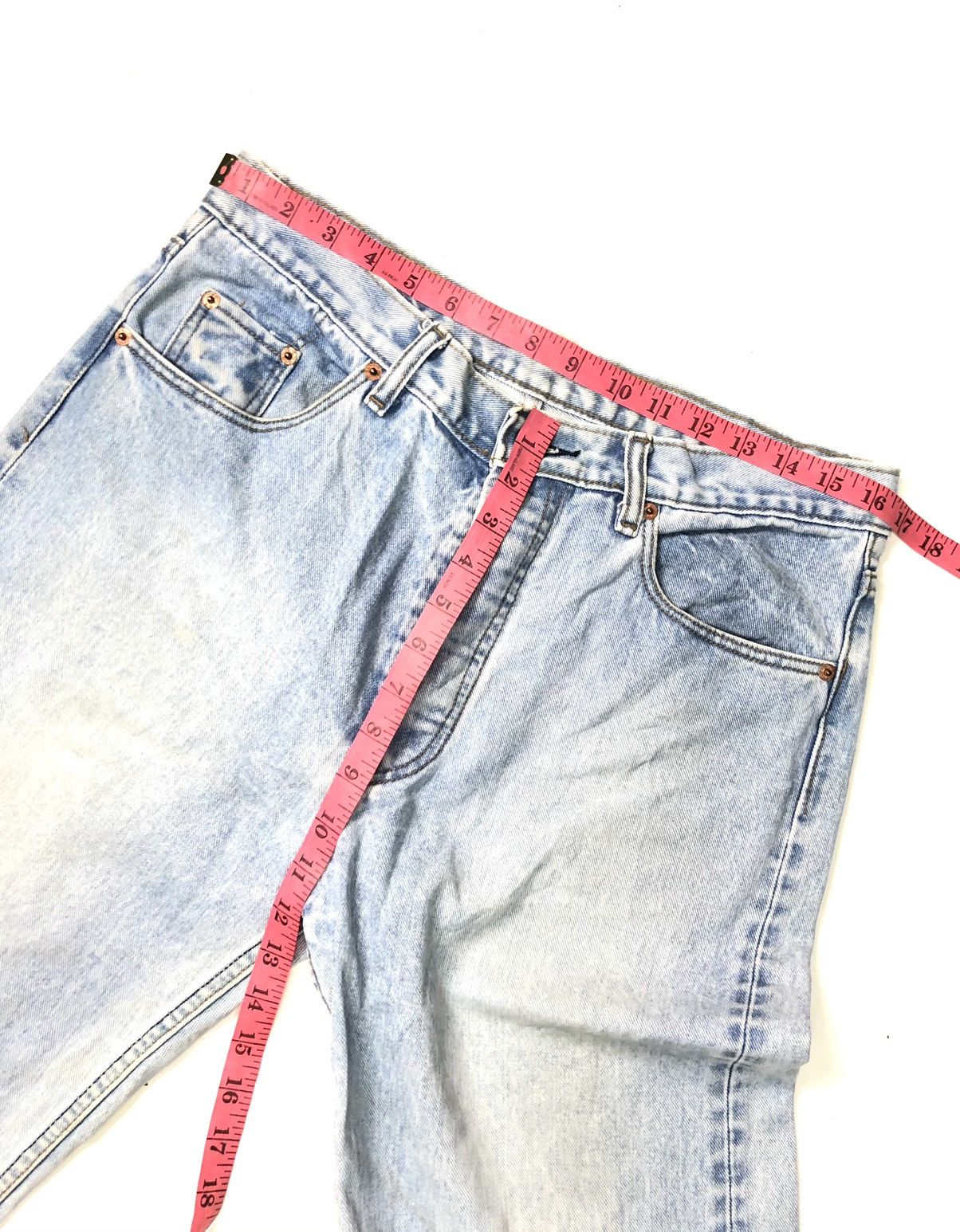 Levi's × Vintage VINTAGE 1993 LEVI’S 501 BLUE WASH DISTRESSED DENIM USA 🇺🇸 Size US 33 - 13 Thumbnail
