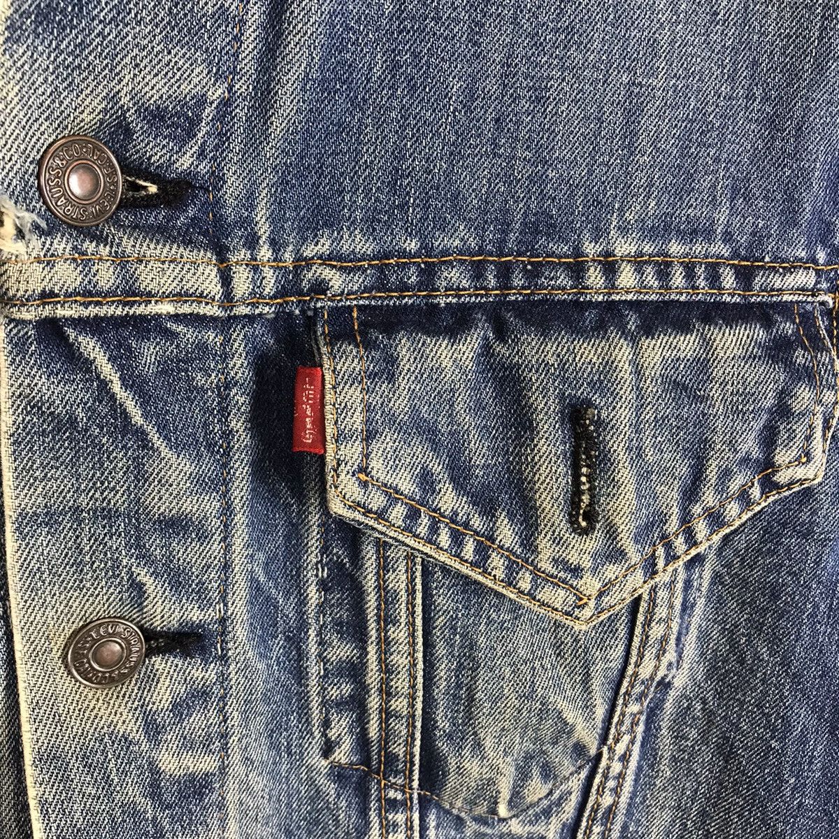 Levi's Vintage Clothing Vtg 80s distressed Levis trucker denim jacket Size US M / EU 48-50 / 2 - 3 Thumbnail