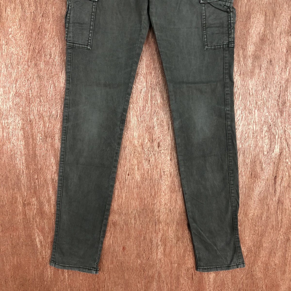 Japanese Brand DLL Uniqlo Grey Multipocket utility Cargo Pants #2146 Size 27" / US 4 / IT 40 - 3 Thumbnail