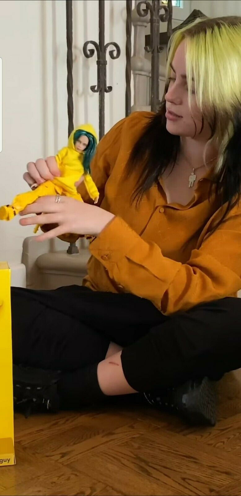 Takashi Murakami Billie Eilish Bad Guy Doll Yellow Takashi Murakami Size ONE SIZE - 4 Thumbnail