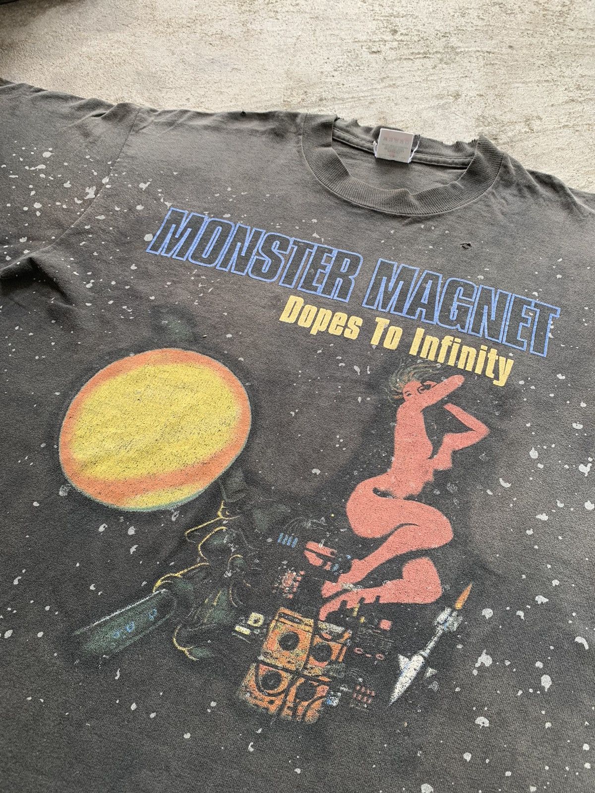 Band Tees Vtg 90s Thrashed Faded Monster Magnet Dopes To Infinity Size US M / EU 48-50 / 2 - 5 Thumbnail