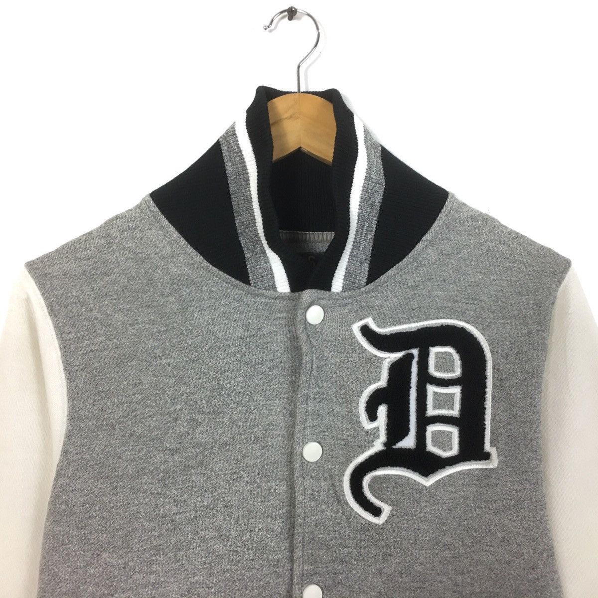 Japanese Brand Vintage Varsity Jacket Embroidery Biglogo ILLS Size US M / EU 48-50 / 2 - 3 Thumbnail